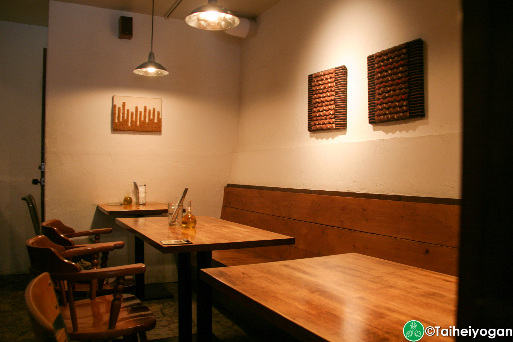 S-46 Beer Market - Interior - Tables