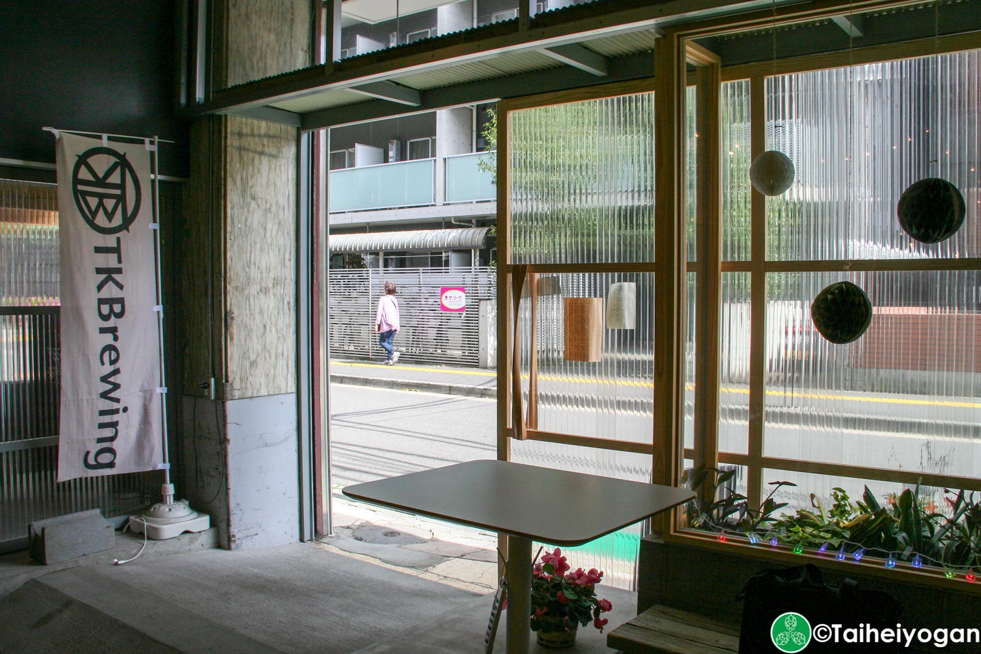 TKBrewing - Interior - Standing Area