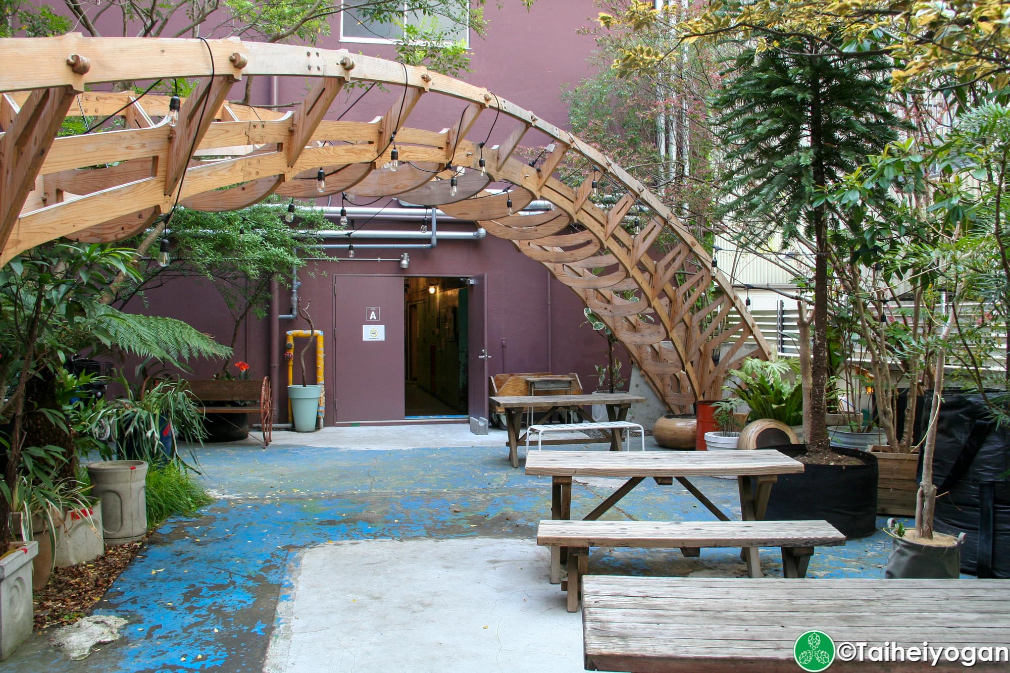 TKBrewing - Interior - Outdoor Seating Area