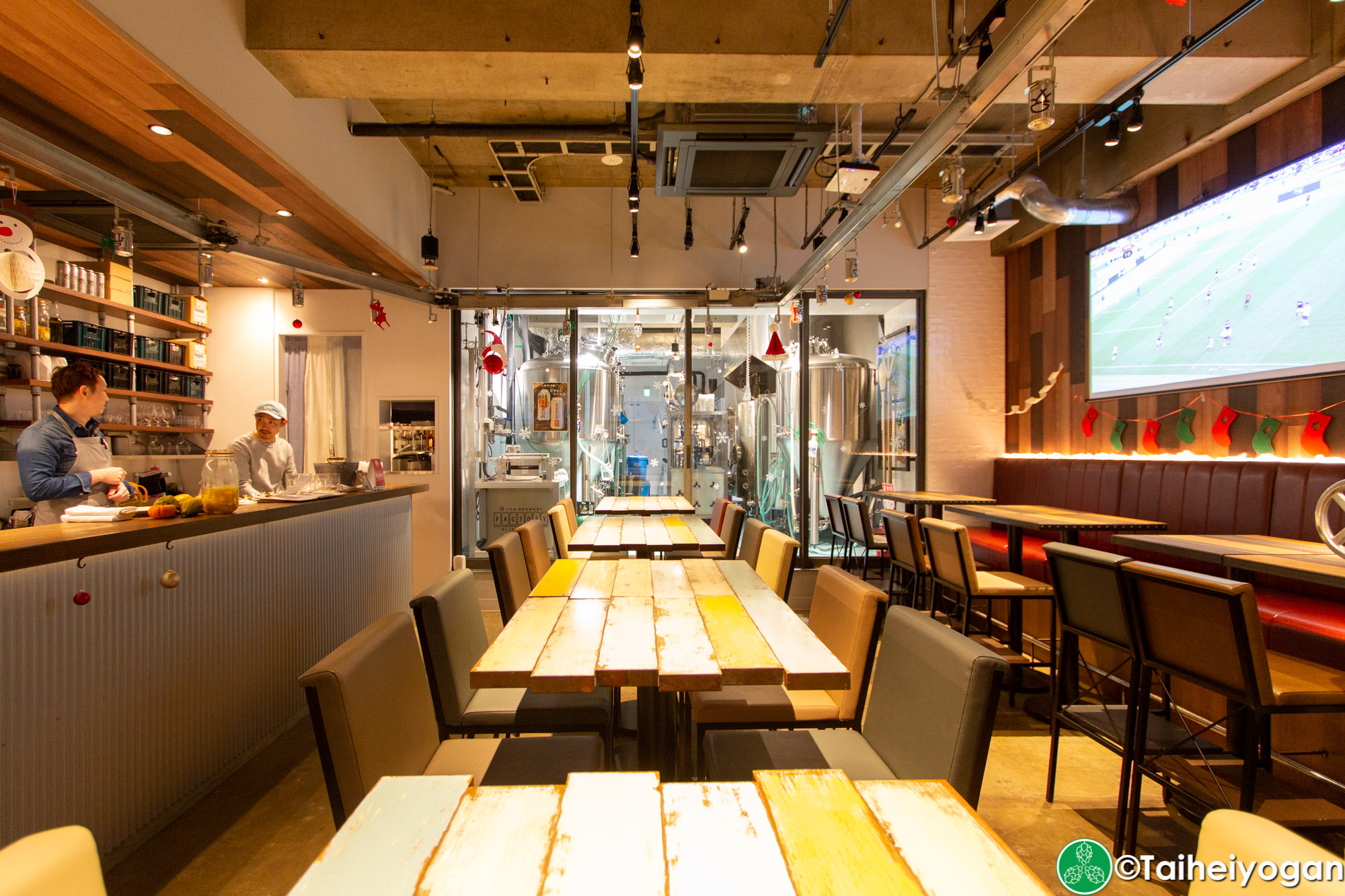 Y.Y.G. Factory - Interior - Table Seating