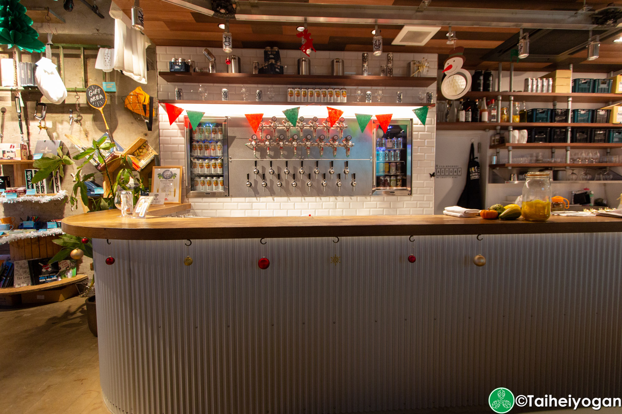 Y.Y.G. Factory - Interior - Beer Taps