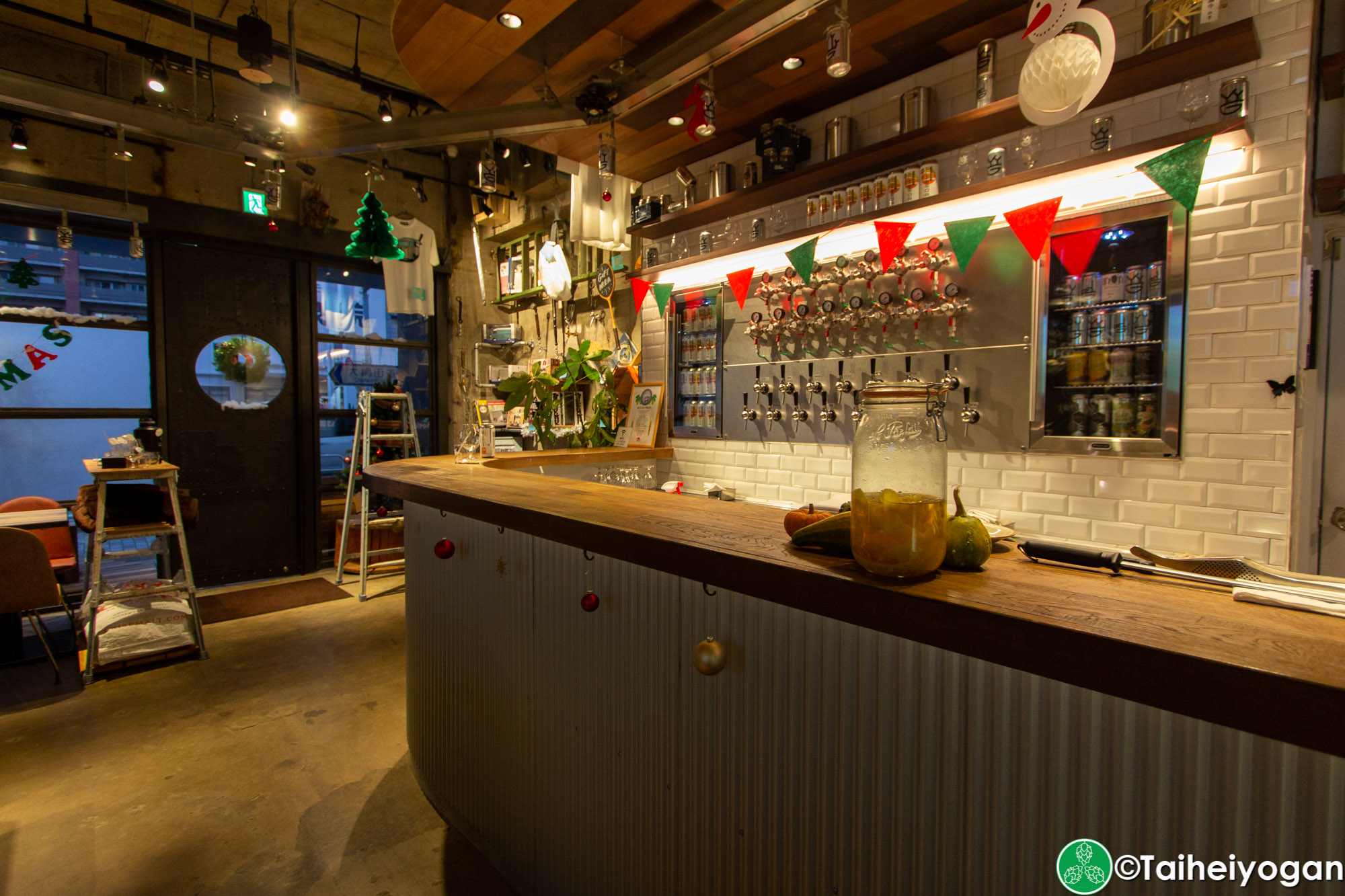 Y.Y.G. Factory - Interior - Beer Taps