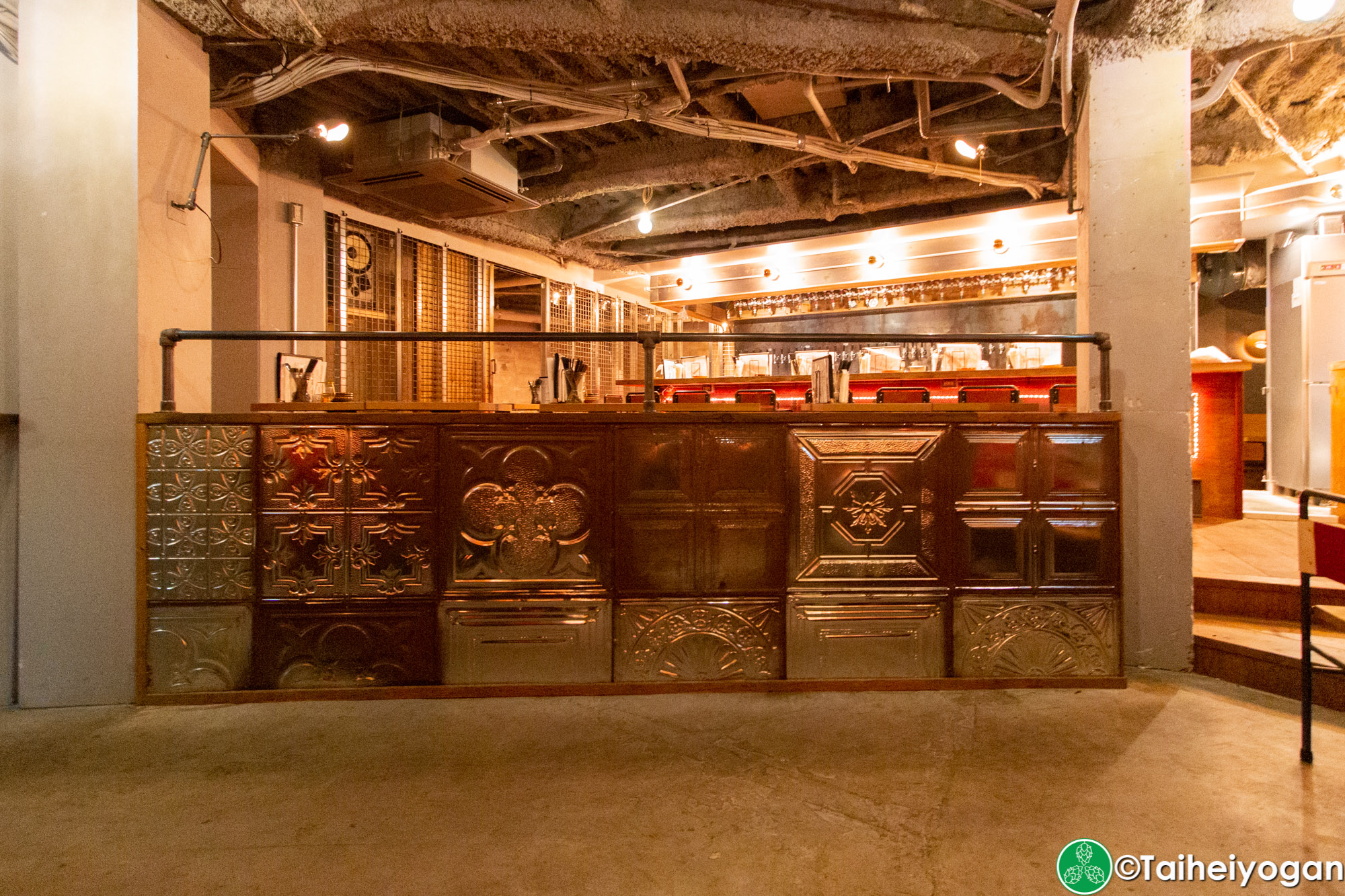 Craft Beer Bar Ibrew (恵比寿駅前店・Ebisu Ekimae) - Interior - Decorations