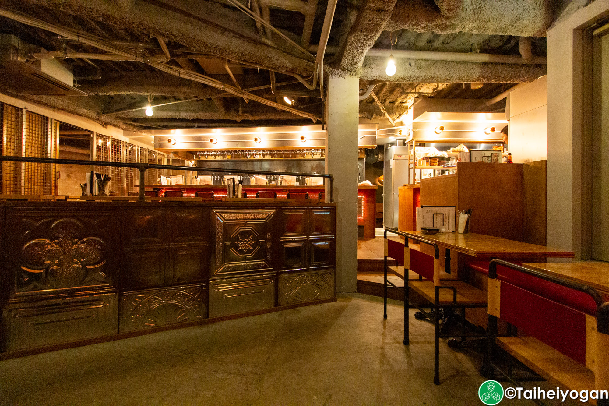 Craft Beer Bar Ibrew (恵比寿駅前店・Ebisu Ekimae) - Interior - Decorations