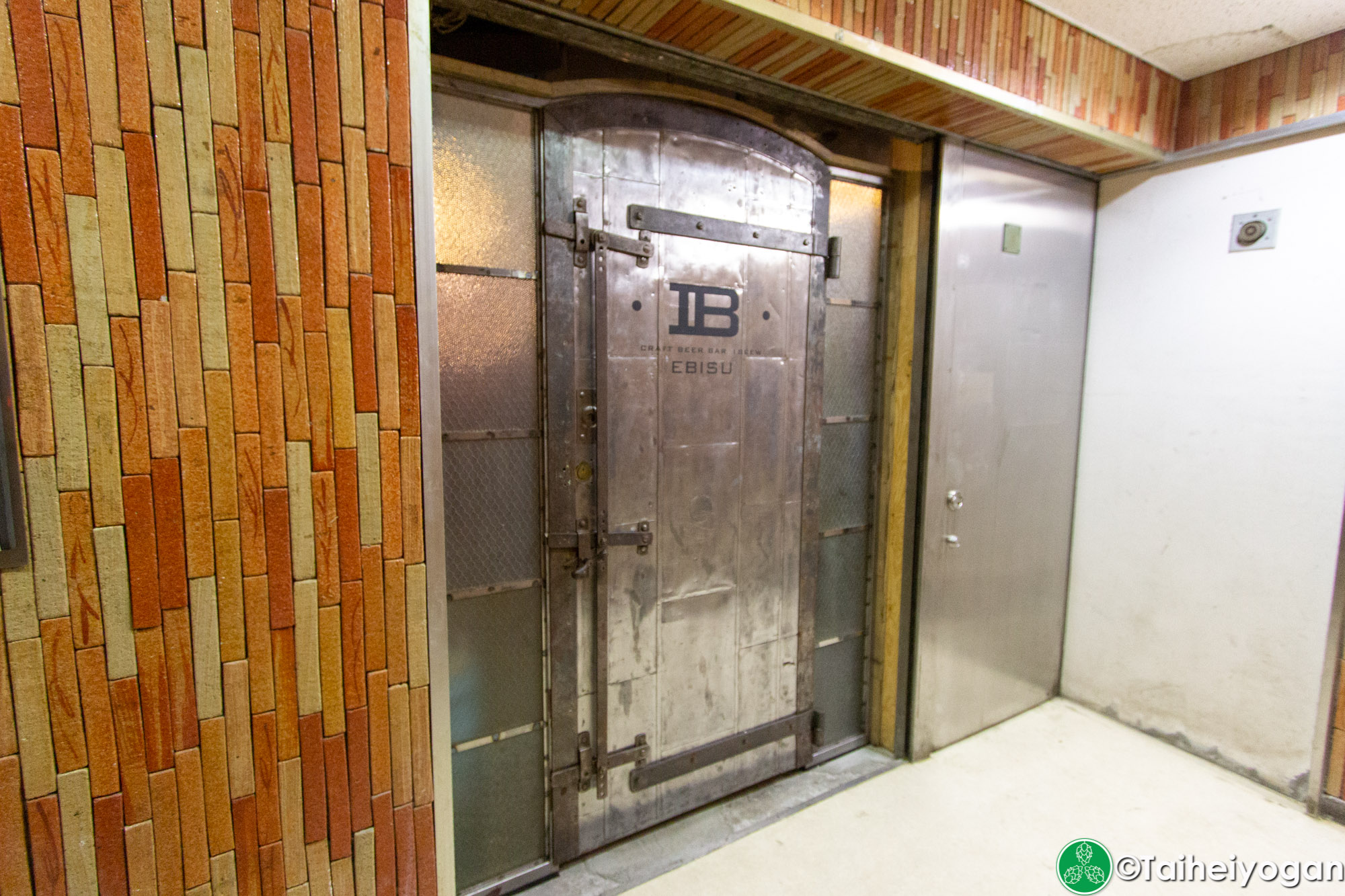 Craft Beer Bar Ibrew (恵比寿駅前店・Ebisu Ekimae) - Entrance