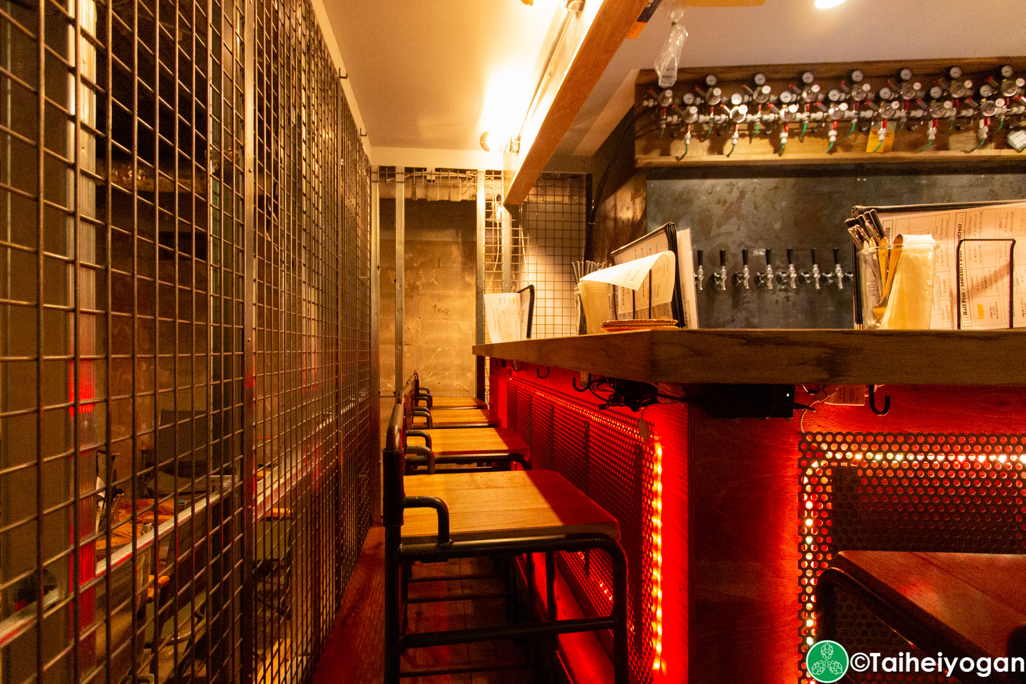 Craft Beer Bar Ibrew (恵比寿駅前店・Ebisu Ekimae) - Interior - Bar Counter