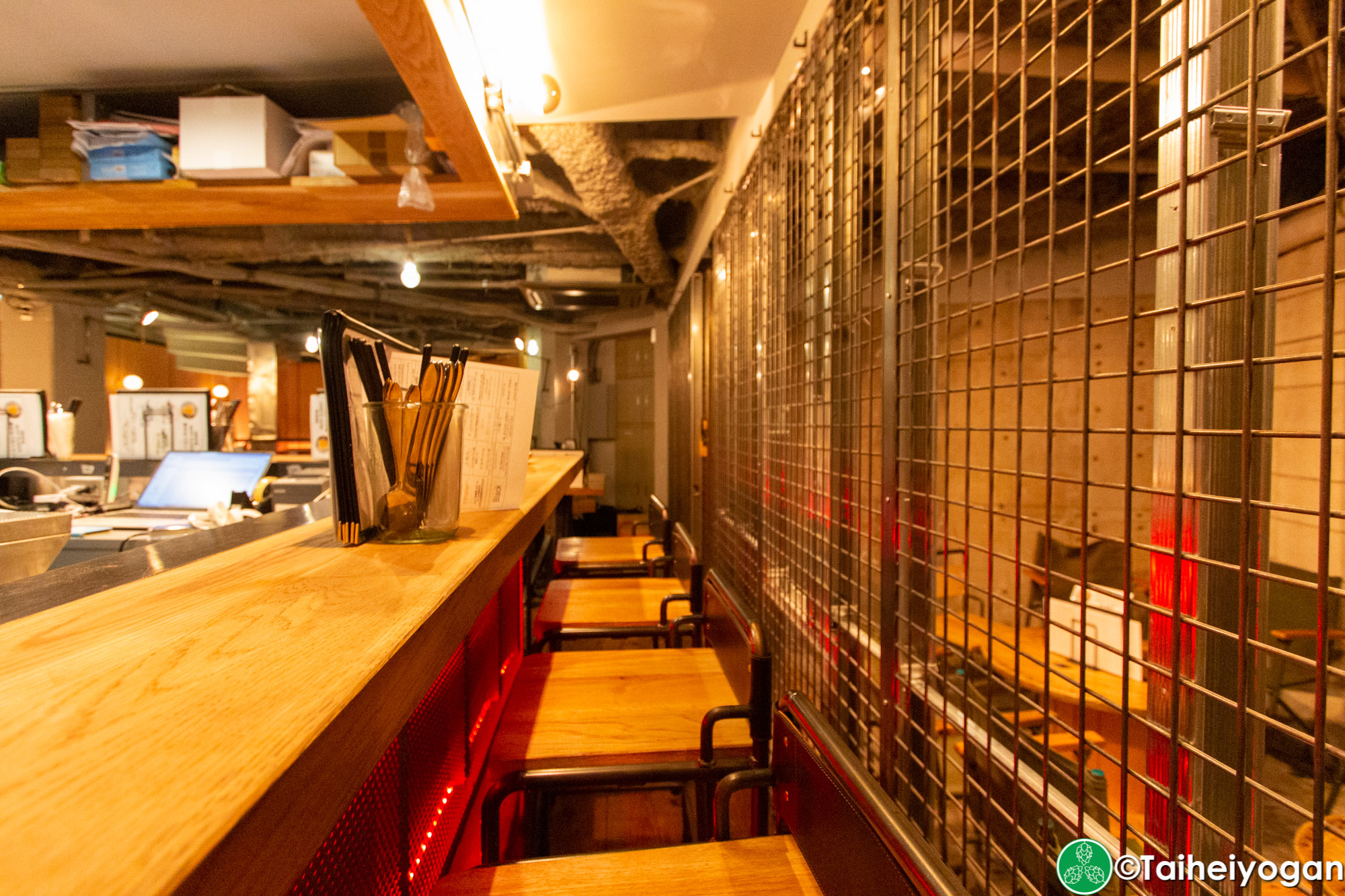 Craft Beer Bar Ibrew (恵比寿駅前店・Ebisu Ekimae) - Interior - Bar Counter