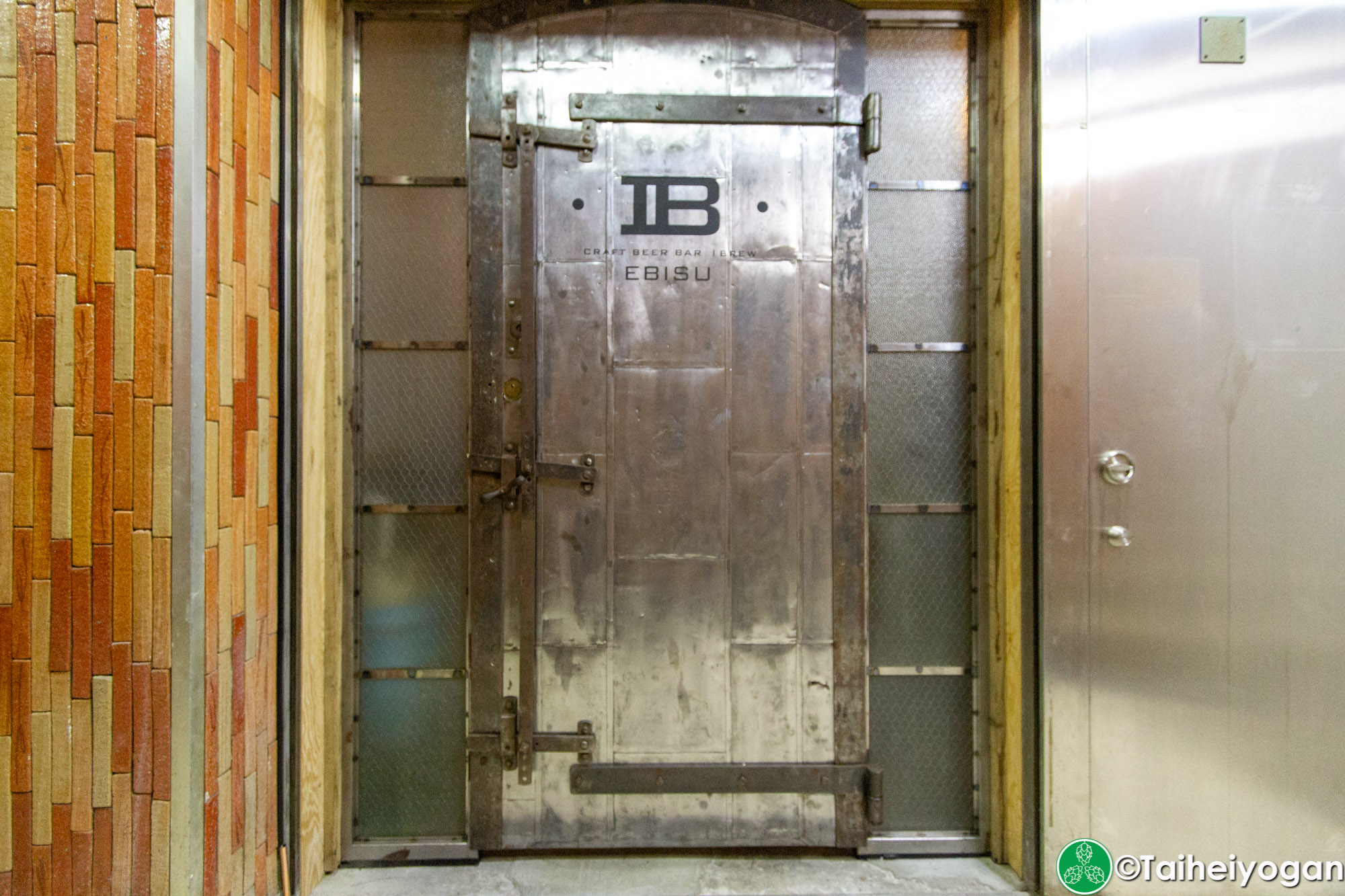 Craft Beer Bar Ibrew (恵比寿駅前店・Ebisu Ekimae) - Entrance