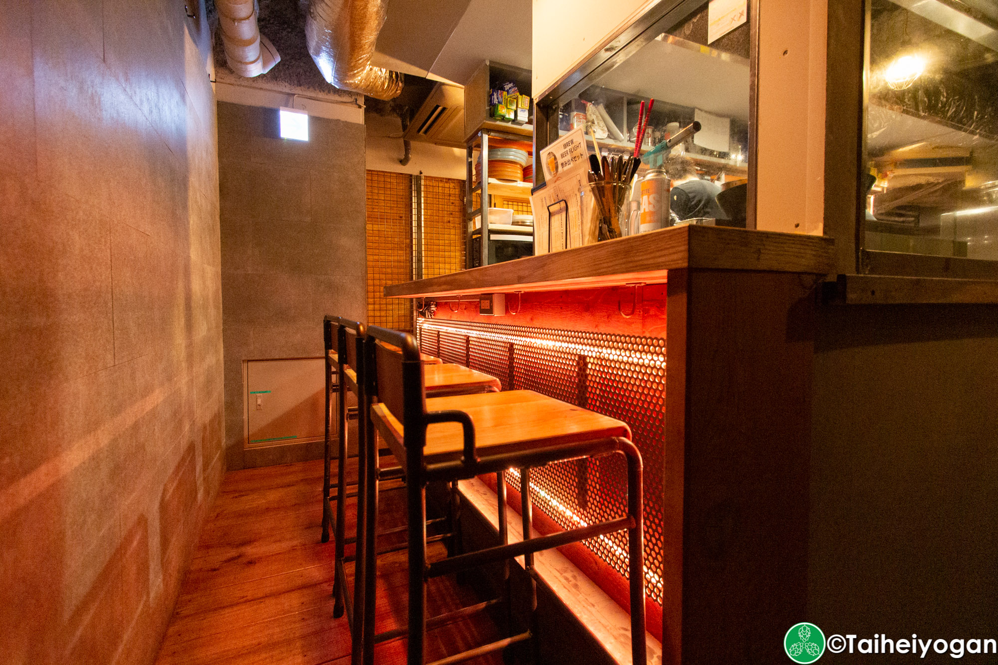Craft Beer Bar Ibrew (恵比寿駅前店・Ebisu Ekimae) - Interior - Bar Counter