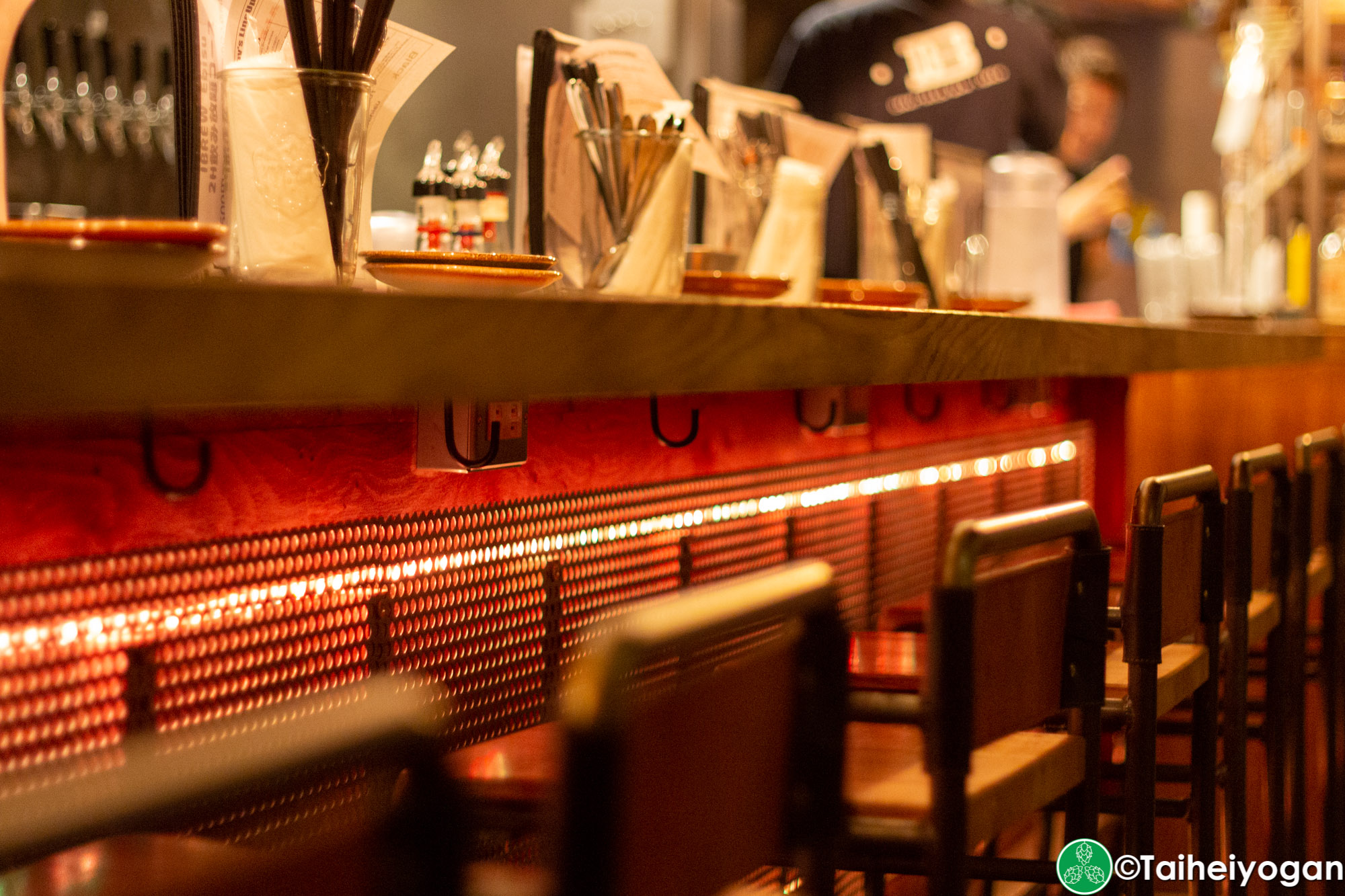 Craft Beer Bar Ibrew (恵比寿駅前店・Ebisu Ekimae) - Interior - Bar Counter