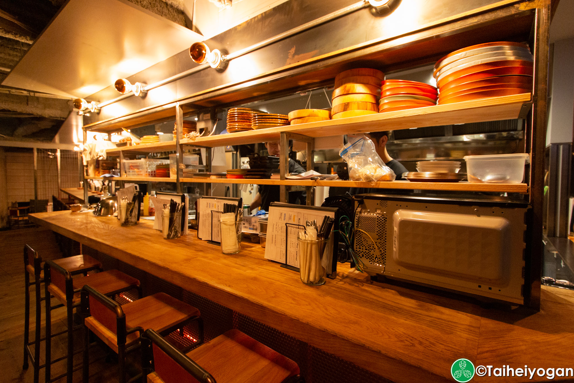 Craft Beer Bar Ibrew (恵比寿駅前店・Ebisu Ekimae) - Interior - Bar Counter