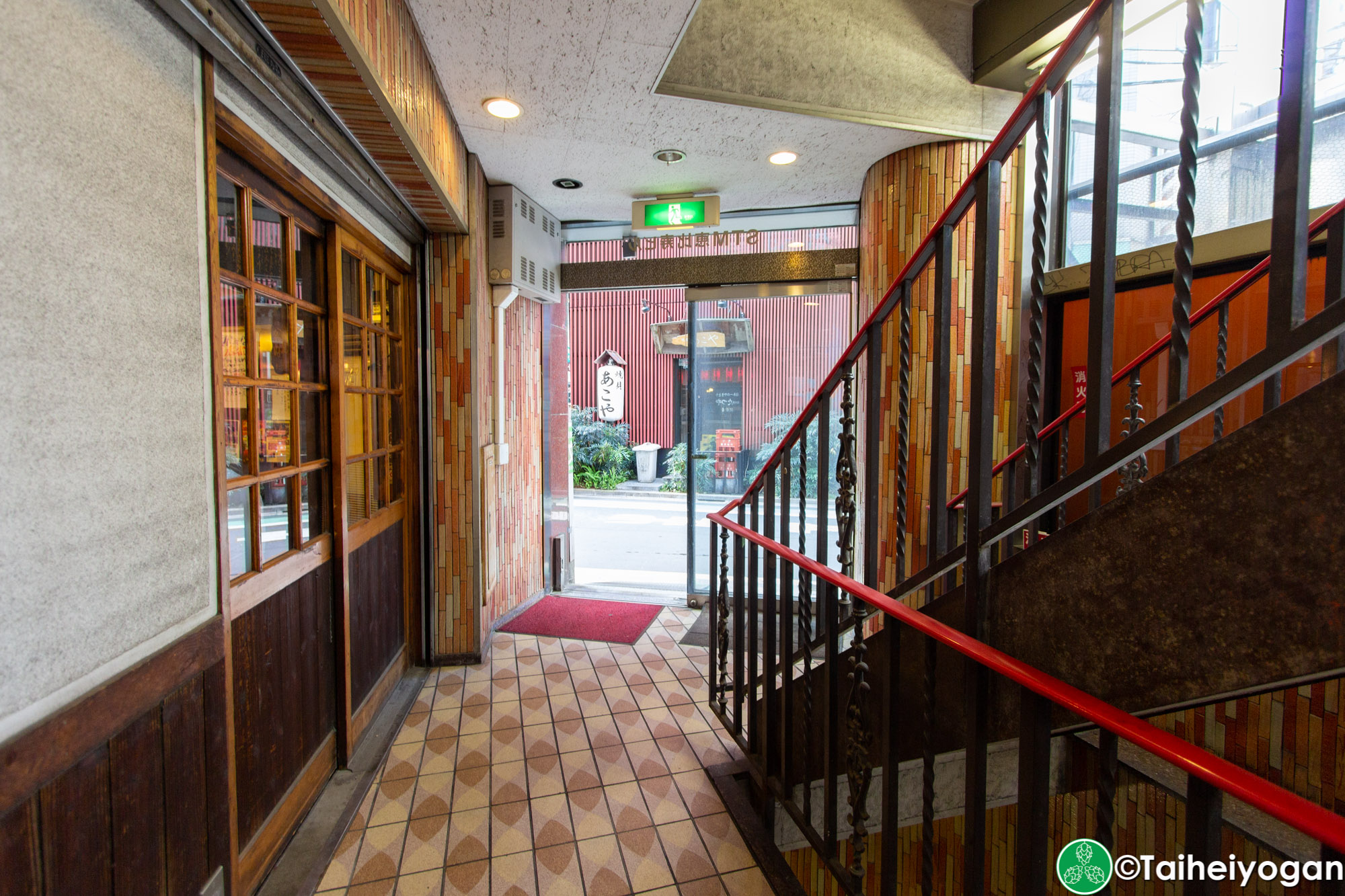Craft Beer Bar Ibrew (恵比寿駅前店・Ebisu Ekimae) - Interior - Exit