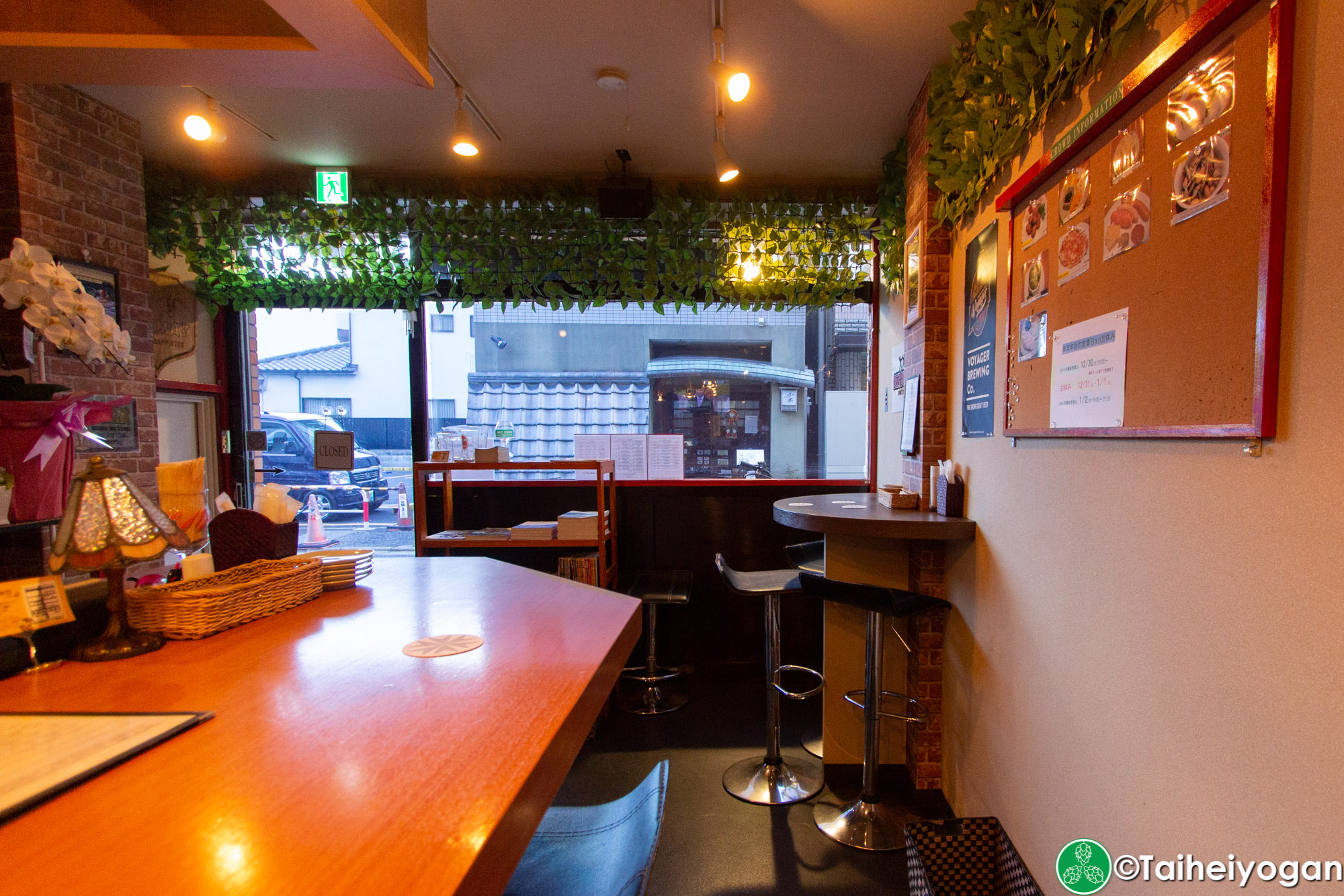 Beer Bar Crowd - Interior - Table Seating