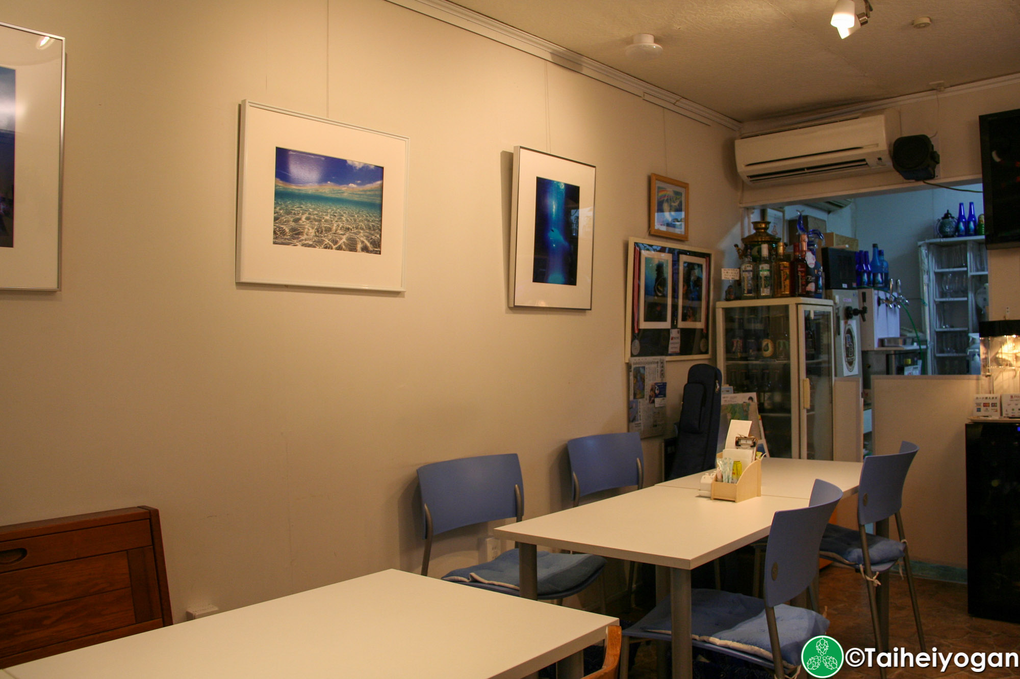 Cafe Beluga - Interior - Table Seating