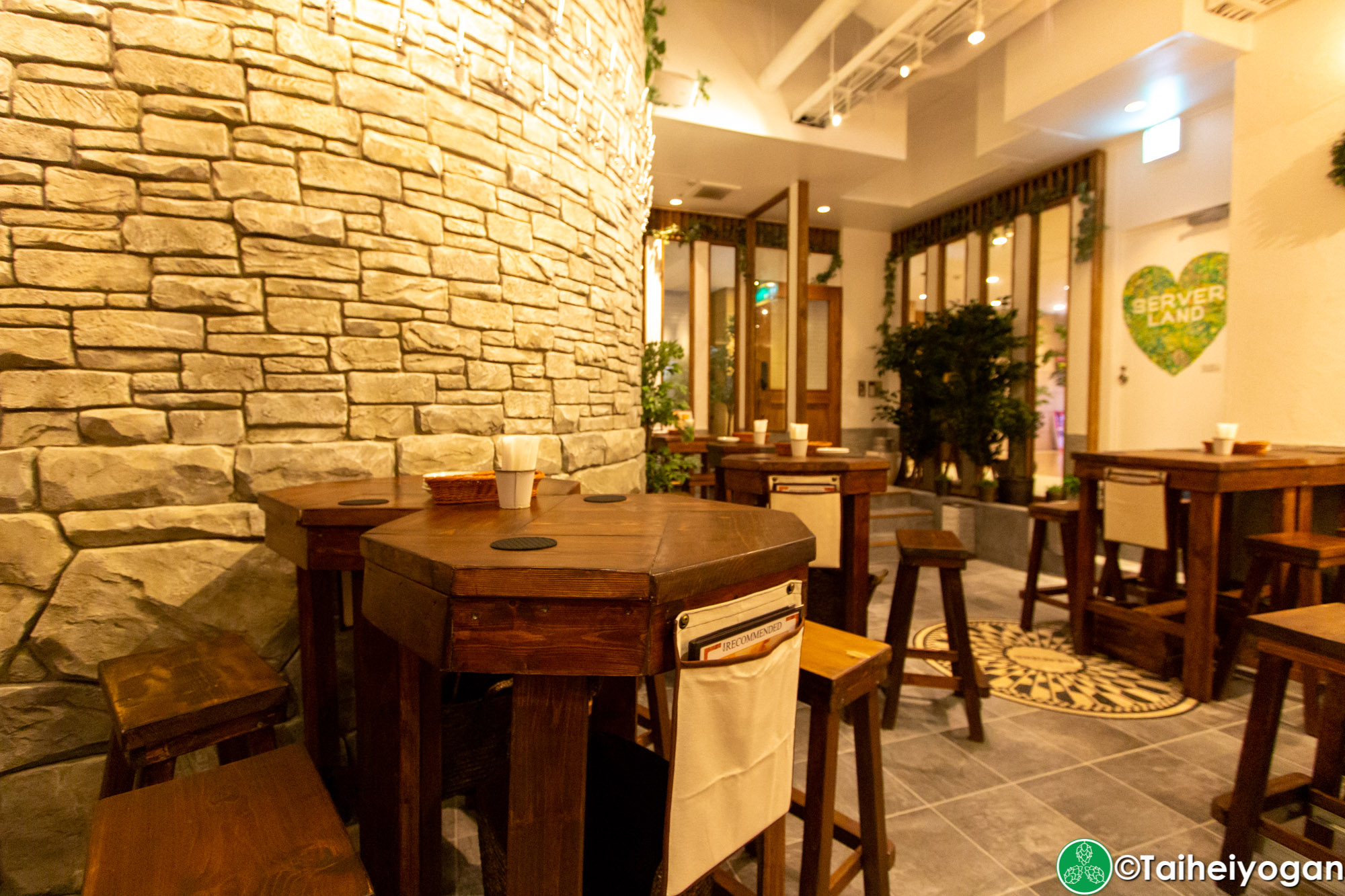 Craft Beer Server Land (赤坂見附店・Akasaka Mitsuke) - Interior - Table Seating