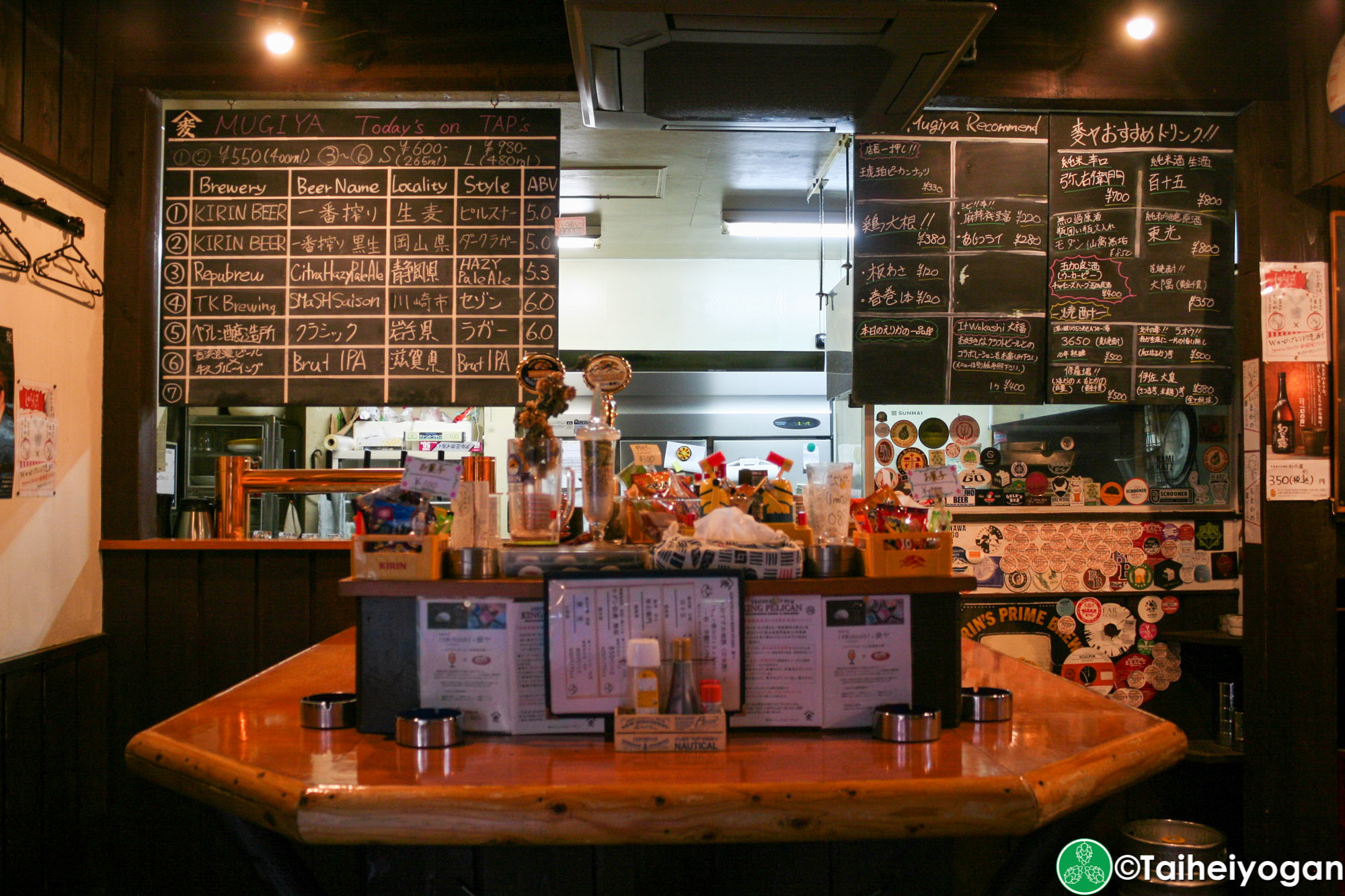 KINGPELICAN BEER STAND 麥ヤ・KINGPELICAN BEER STAND Mugiya - Interior - 1F Bar Counter Seating