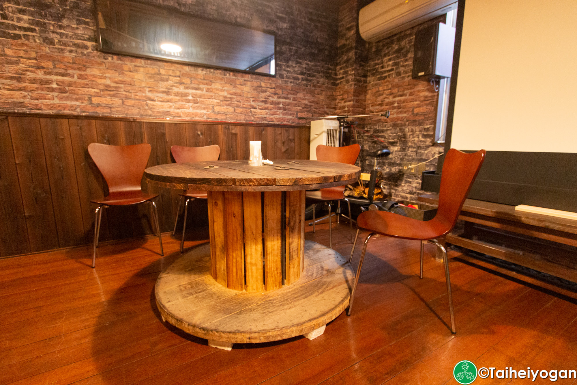 Maison de Biere - Interior - Table Seating