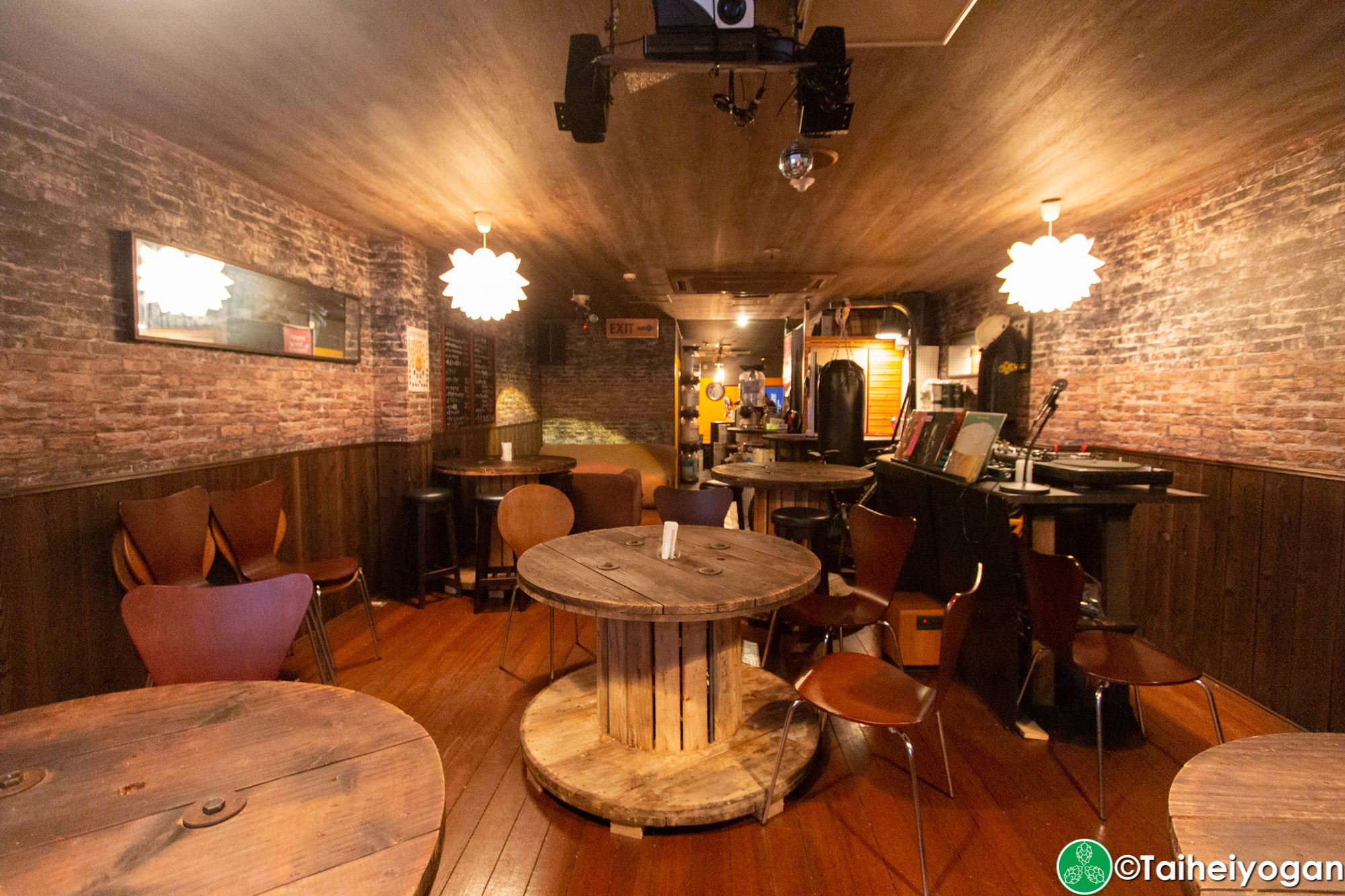 Maison de Biere - Interior - Table Seating