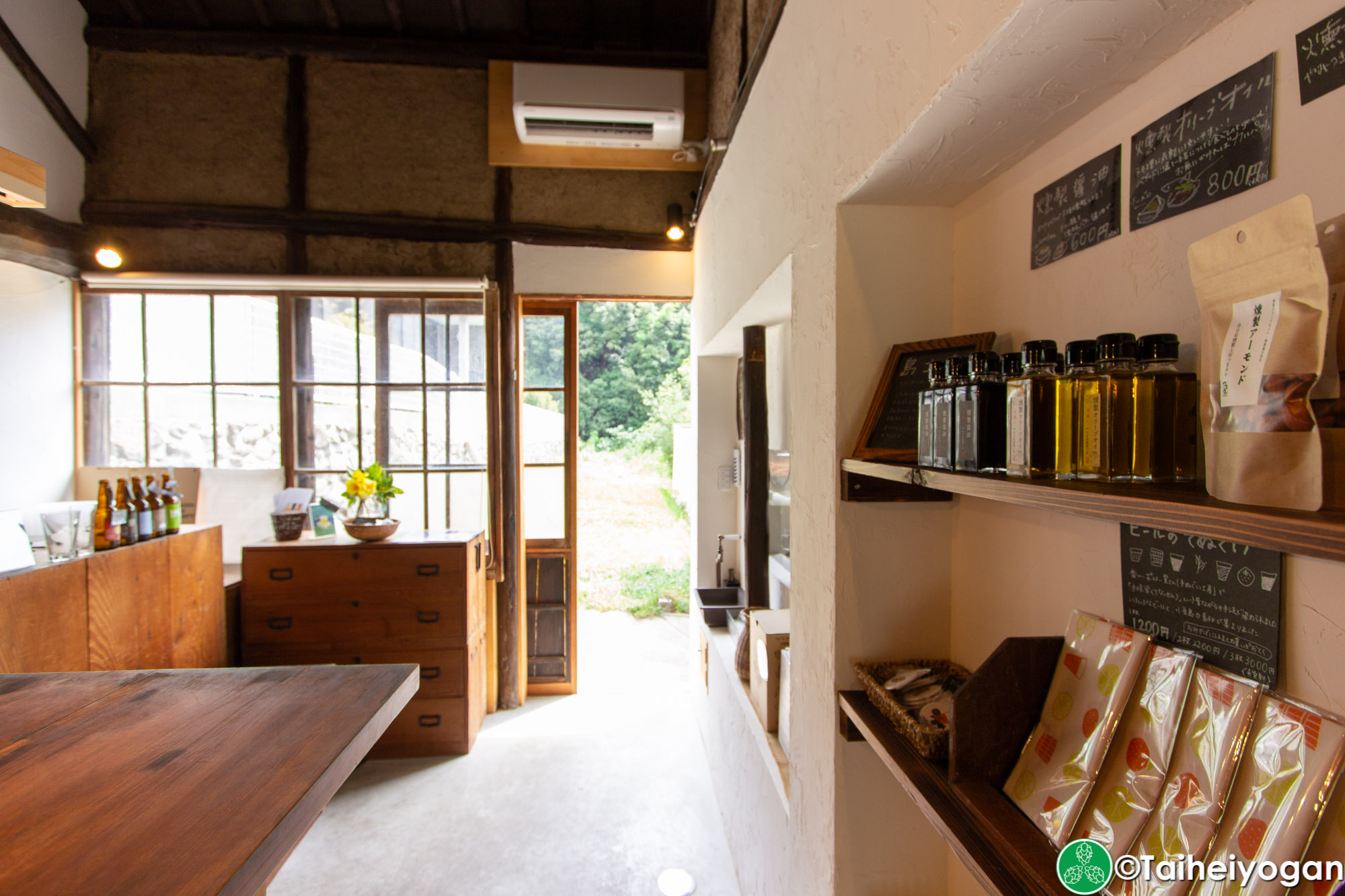 まめまめびーる・Mame Mame Beer - Interior - Main Shop - Decorations