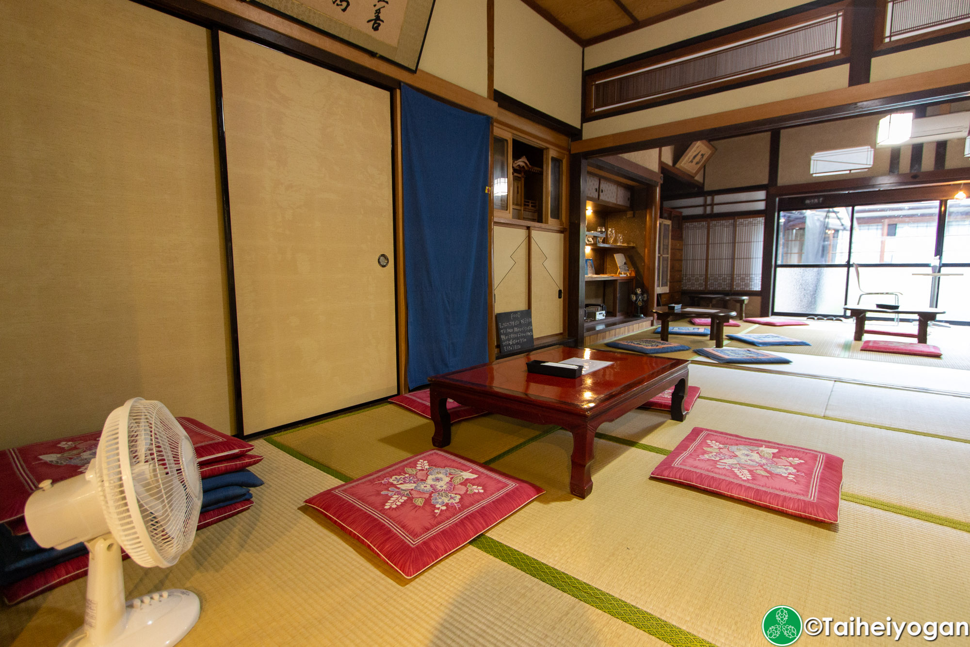 大三島ブリュワリー・Omishima Brewery - Interior- Table Seating