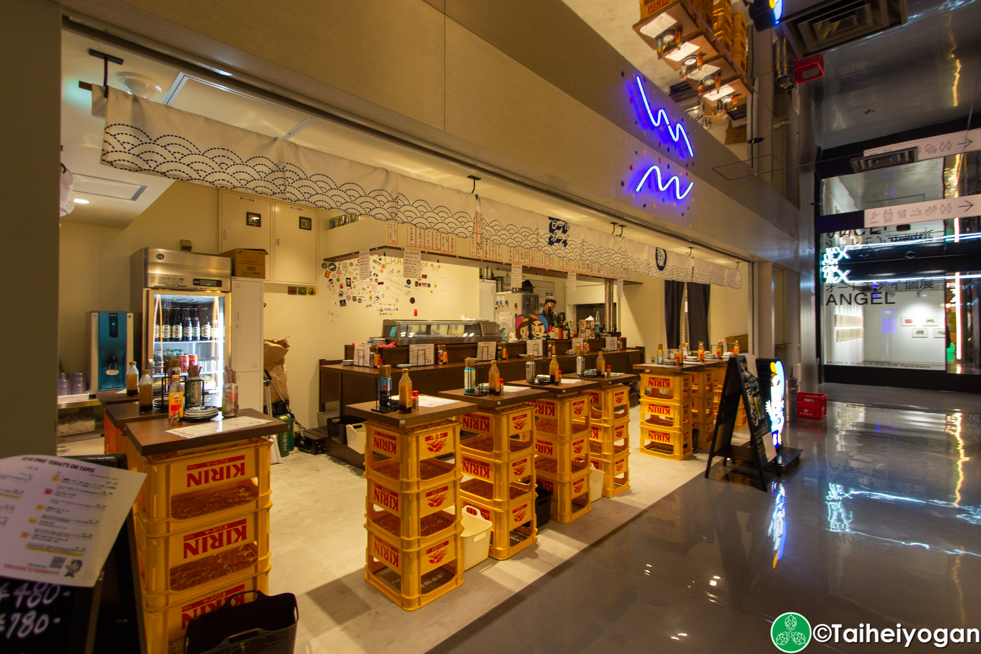 立ち飲みビールボーイ・Standing Bar Beer Boy (渋谷パルコ店・Shibuya Parco) - Interior - Table Area