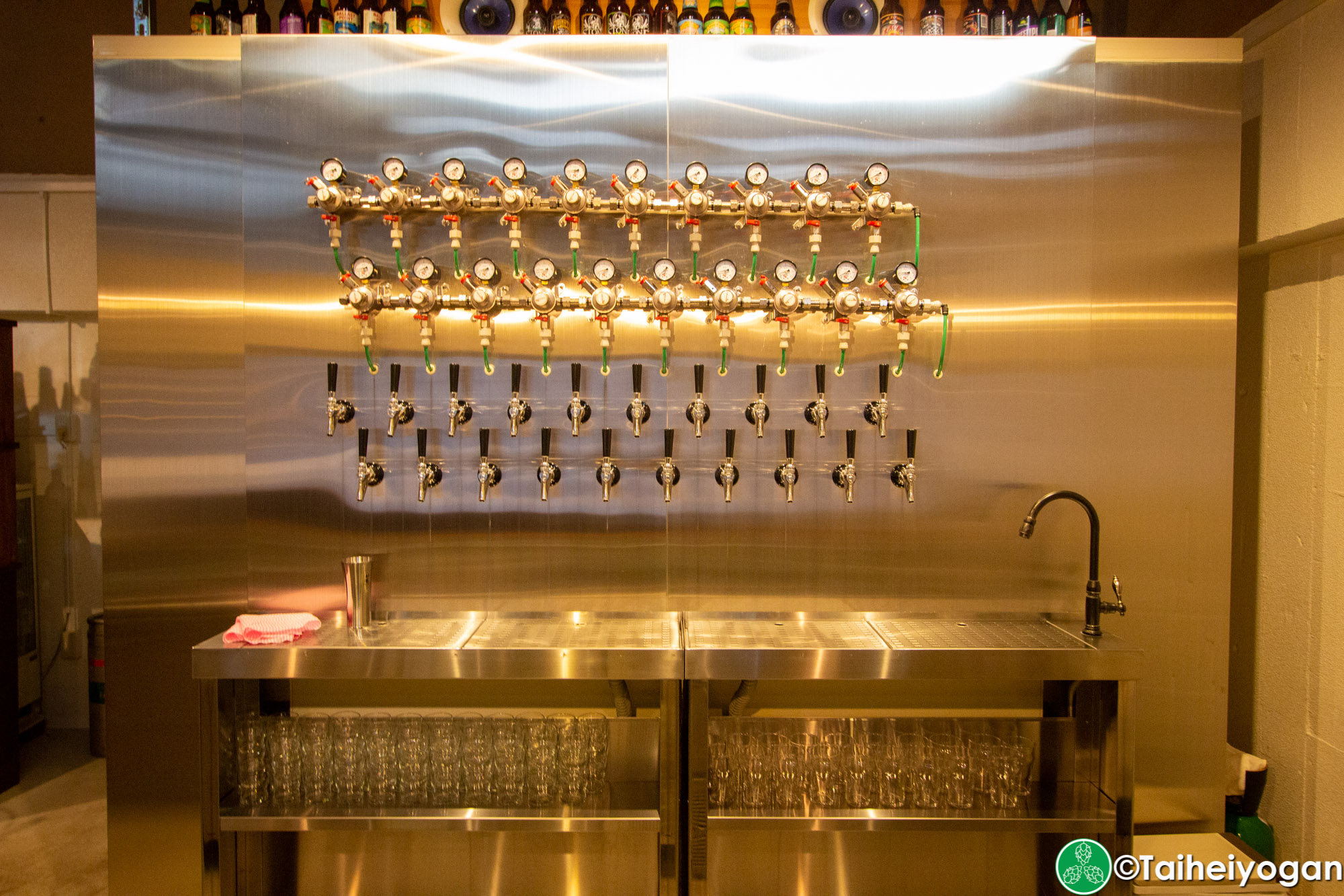 Craft Beer Diner Hopheads - Interior - Beer Taps