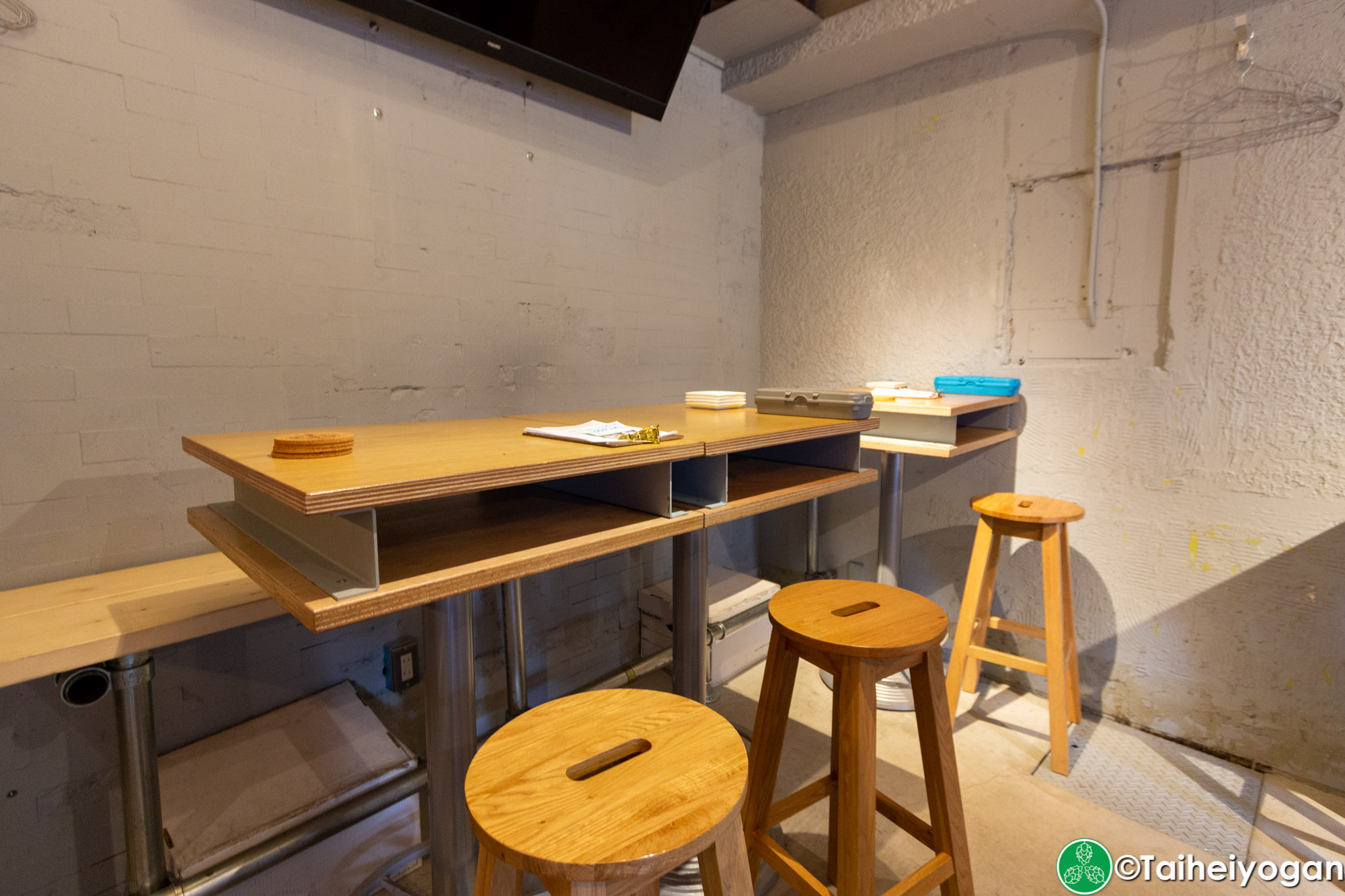 Beer Bomb - Interior - Table Seating