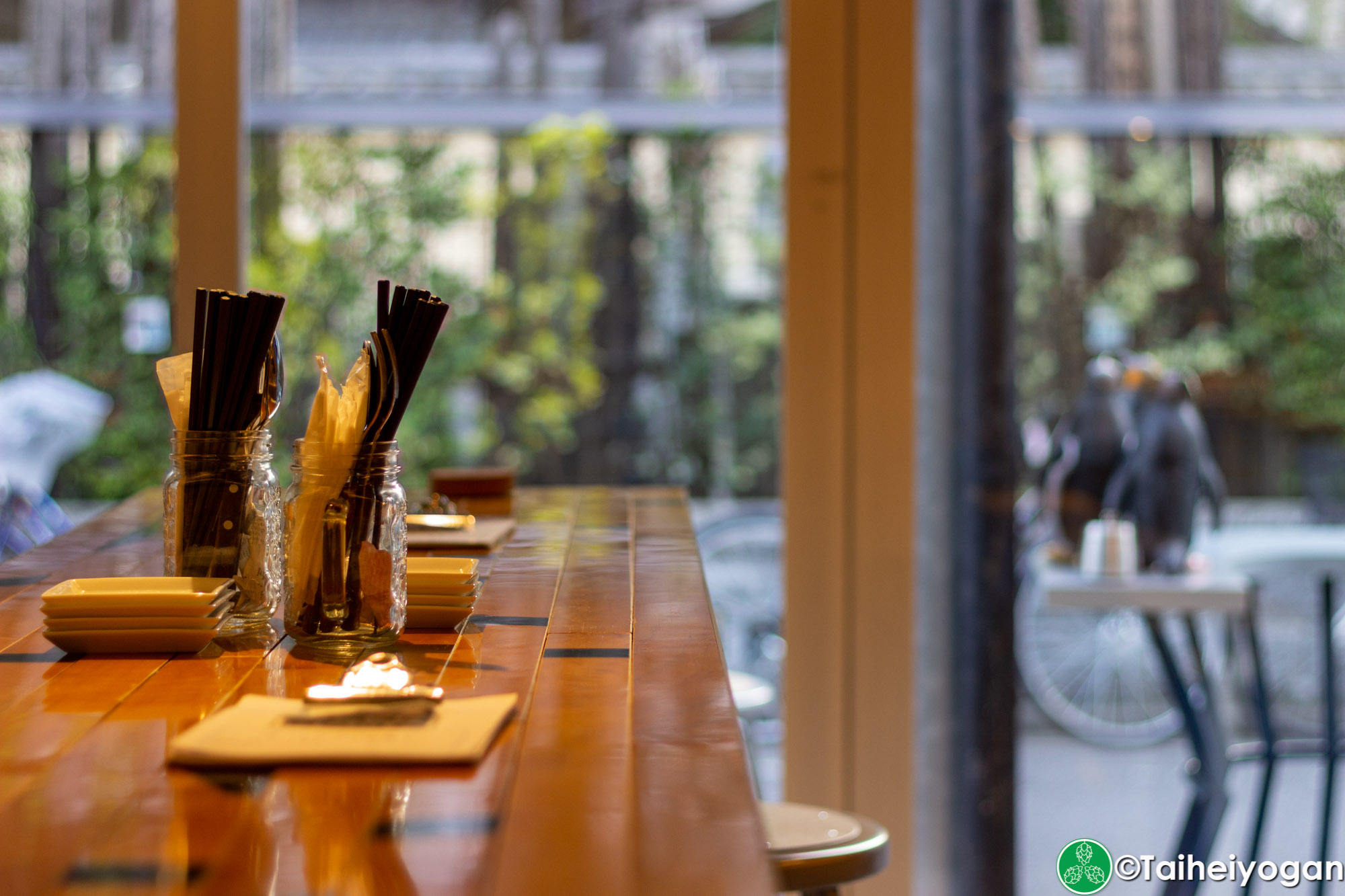 Beer Bomb - Interior - Table Seating