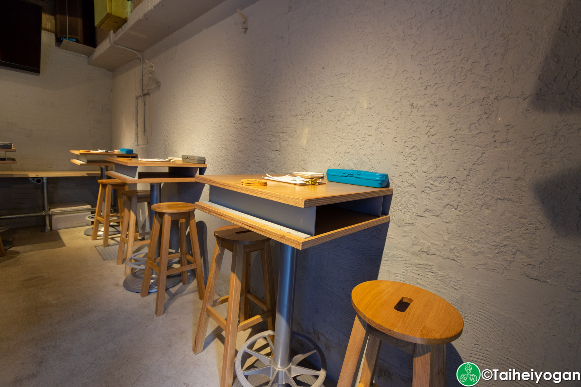 Beer Bomb - Interior - Table Seating
