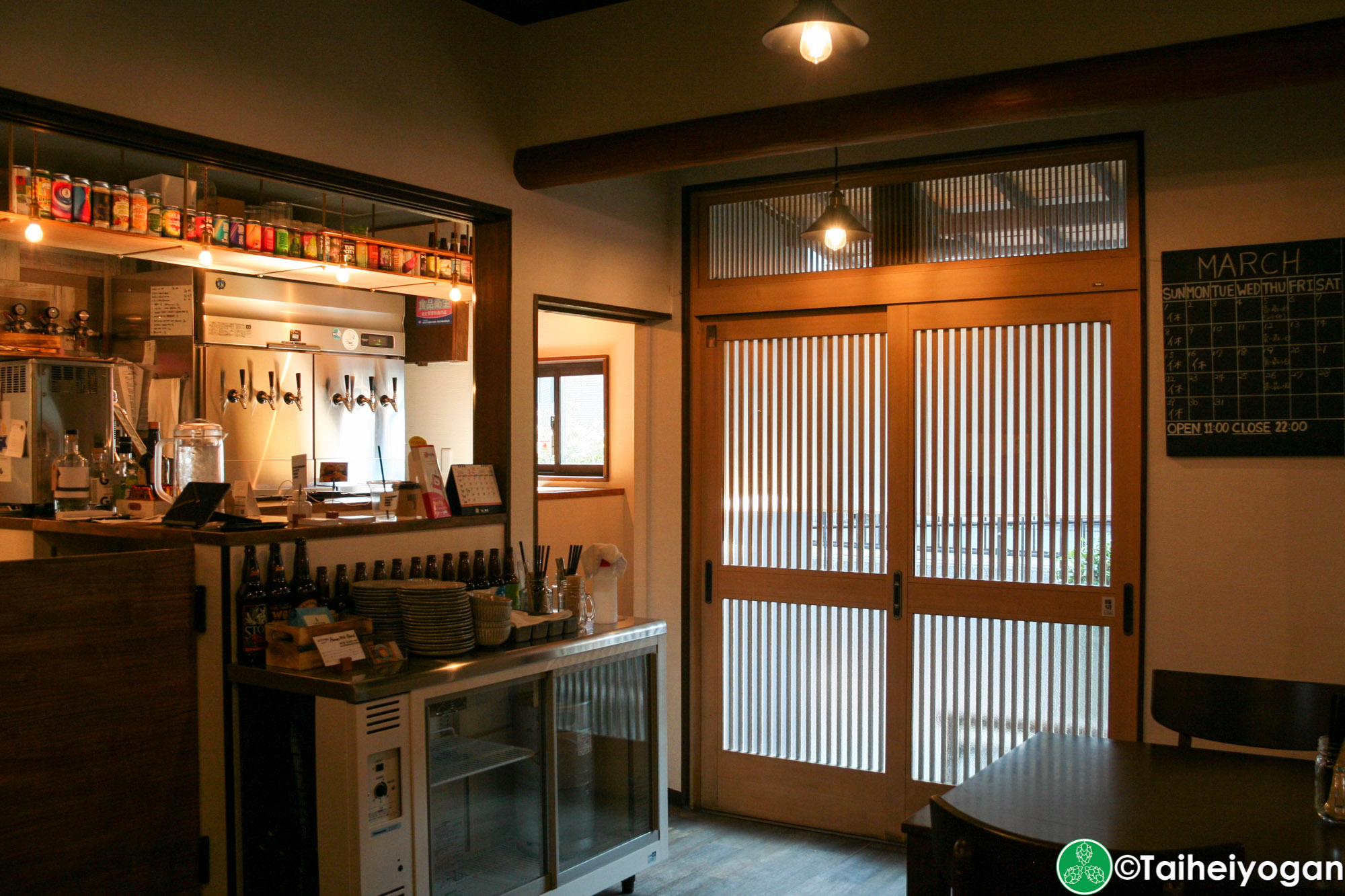 Kakurenbo Craft Beer Cafe - Interior - Exit