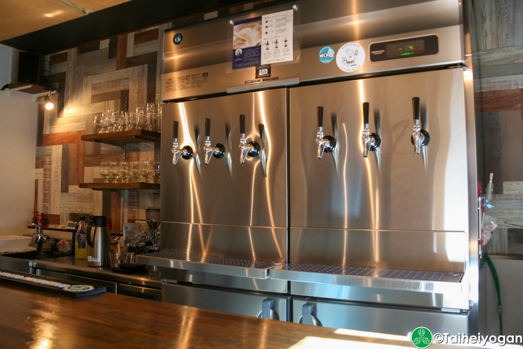 Kakurenbo Craft Beer Cafe - Interior - Craft Beer Taps