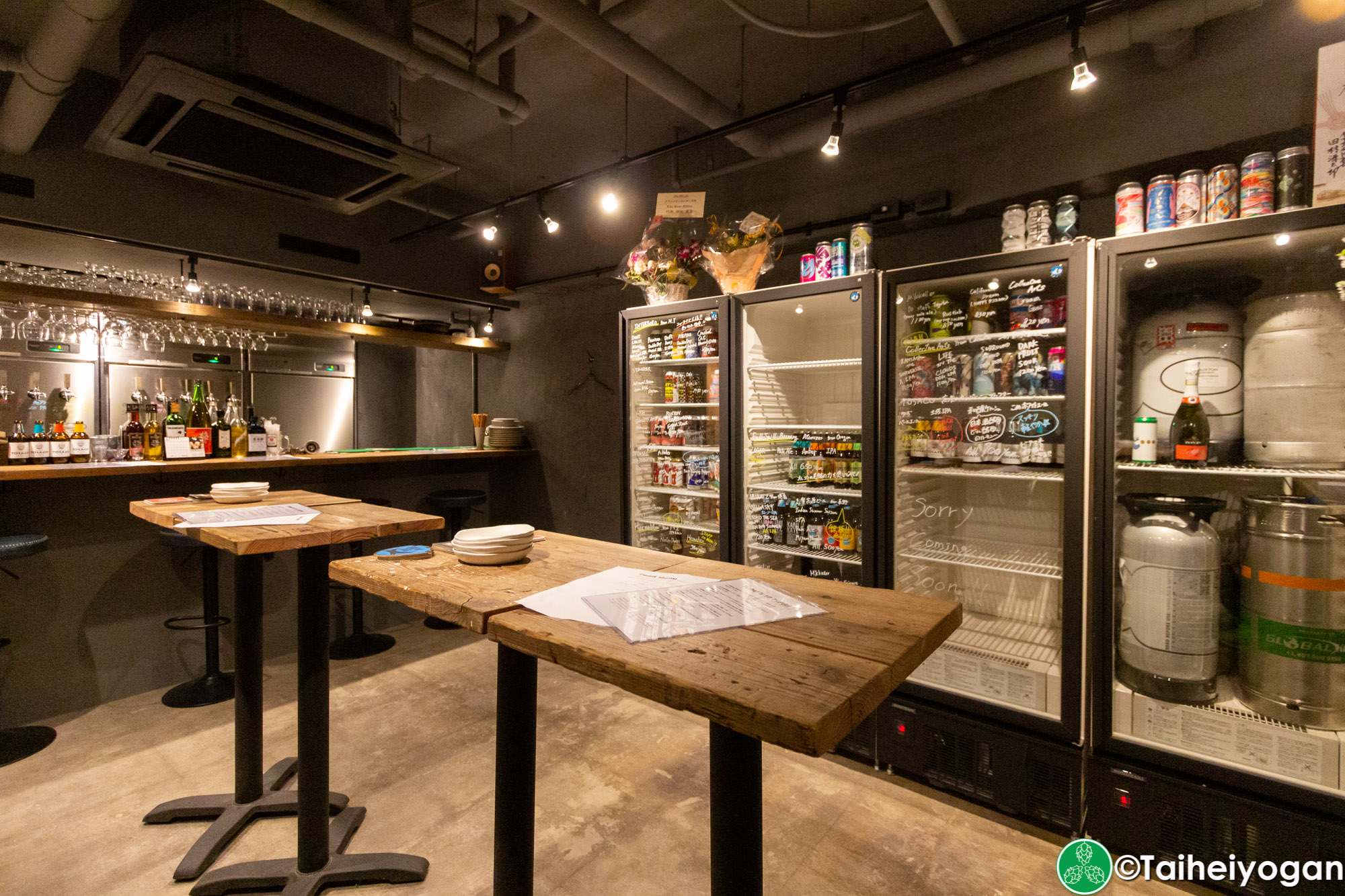 クラフトビールシザーズ池尻大橋・Craft Beer Scissors (Ikejiri Ohashi) - Interior - Standing Area Tables
