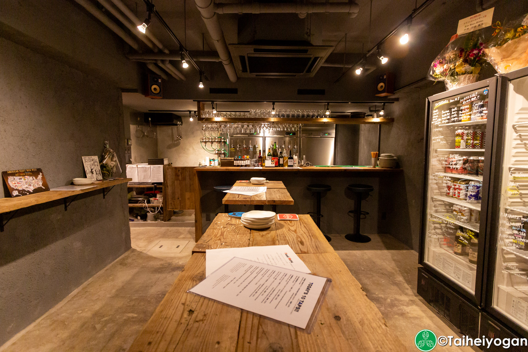 クラフトビールシザーズ池尻大橋・Craft Beer Scissors (Ikejiri Ohashi) - Interior - Standing Area Tables