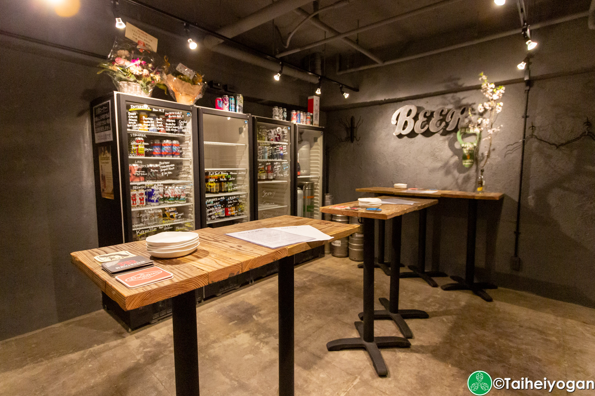 クラフトビールシザーズ池尻大橋・Craft Beer Scissors (Ikejiri Ohashi) - Interior - Standing Area Tables