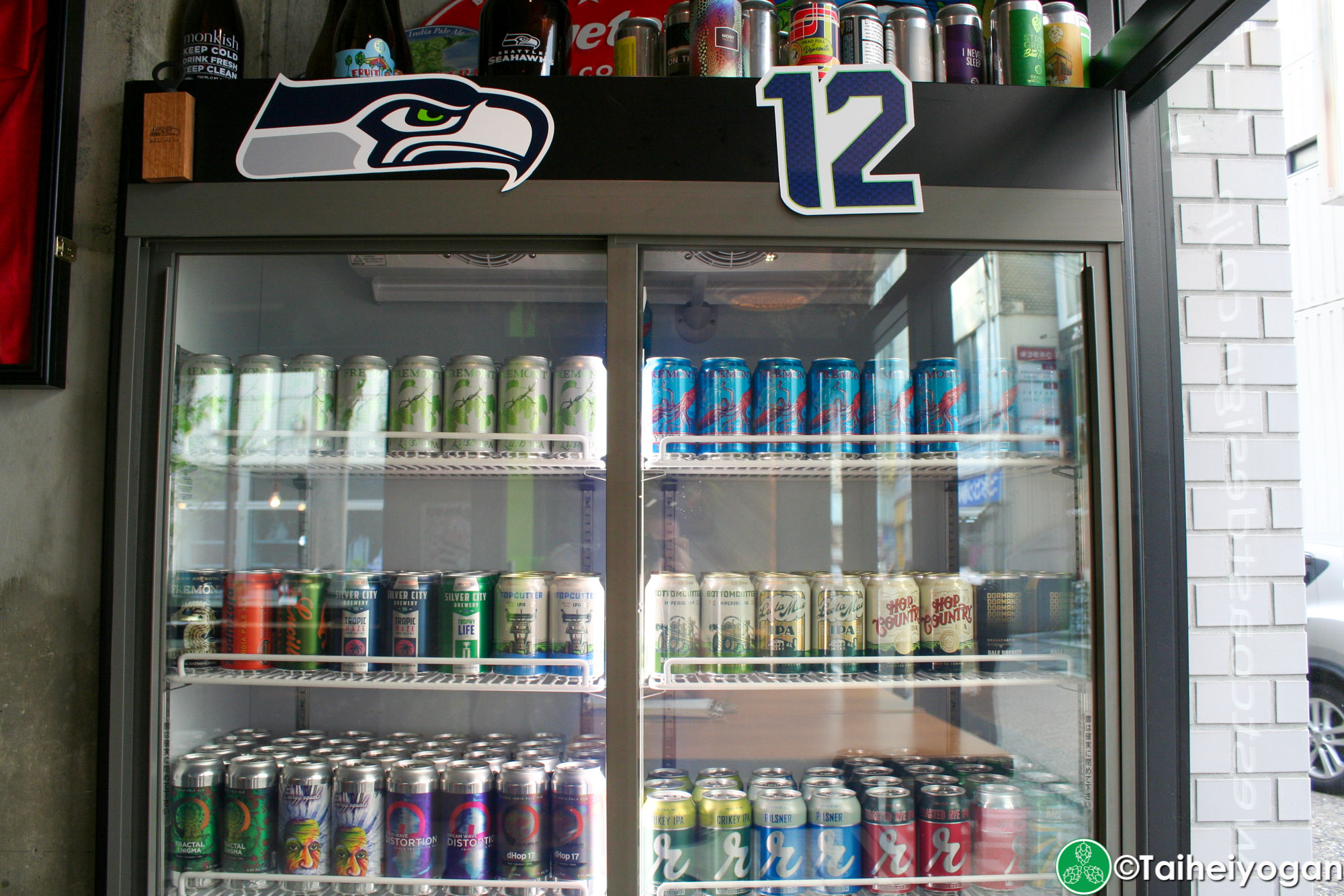 12 - Twelve - Interior - Craft Beer Cooler