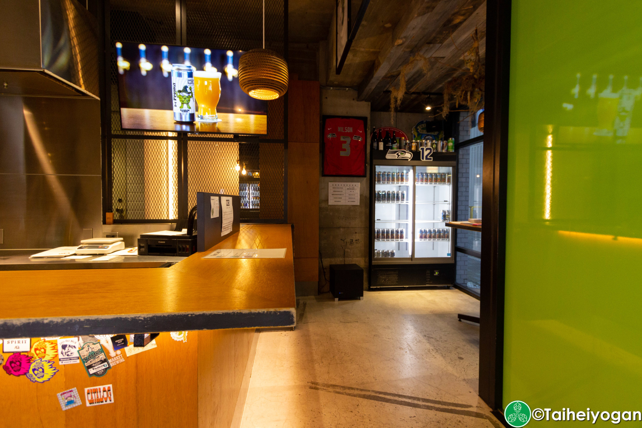12togo - Interior - Bar Counter