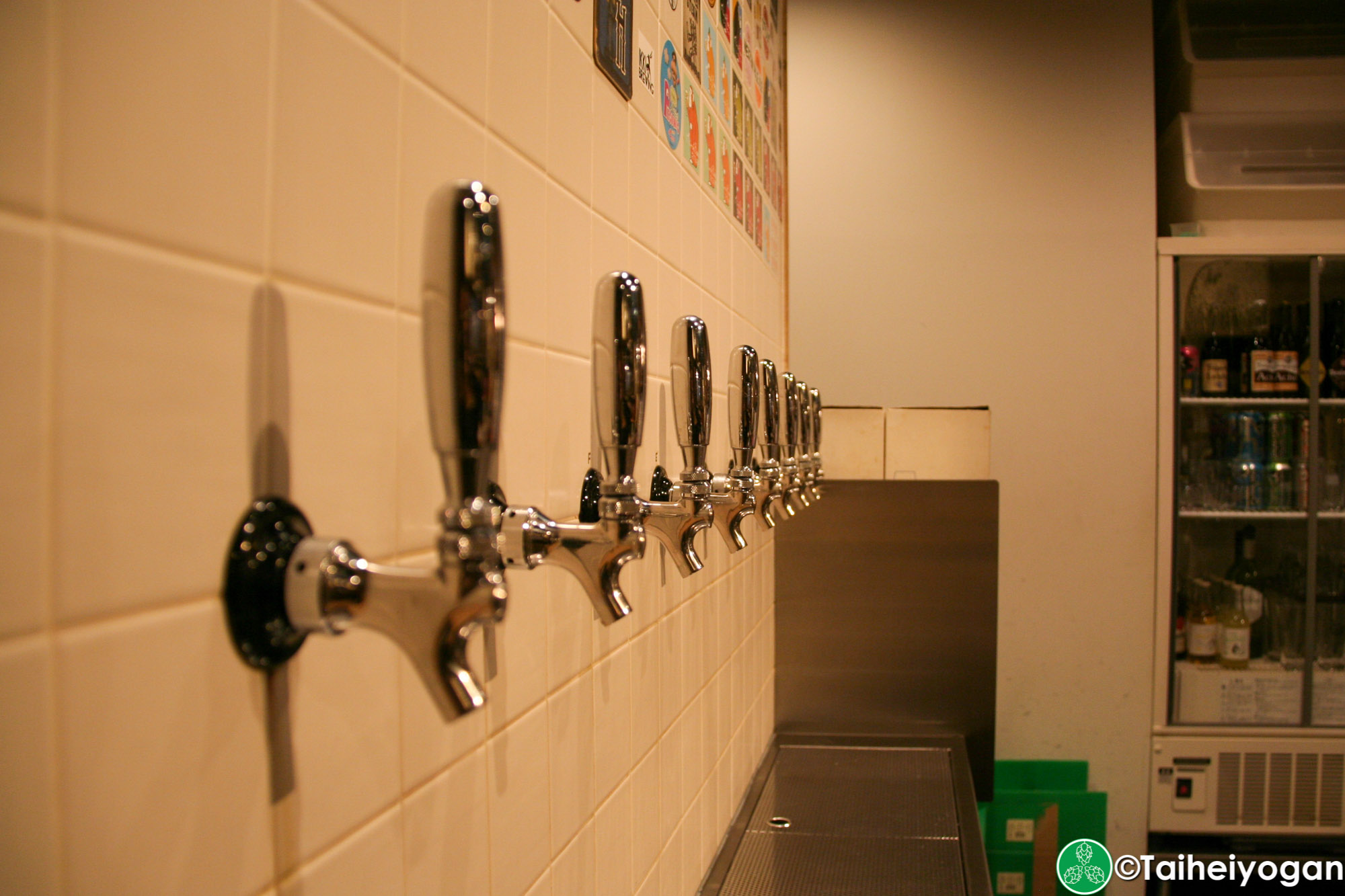 Beer Jam - Interior - Craft Beer Taps