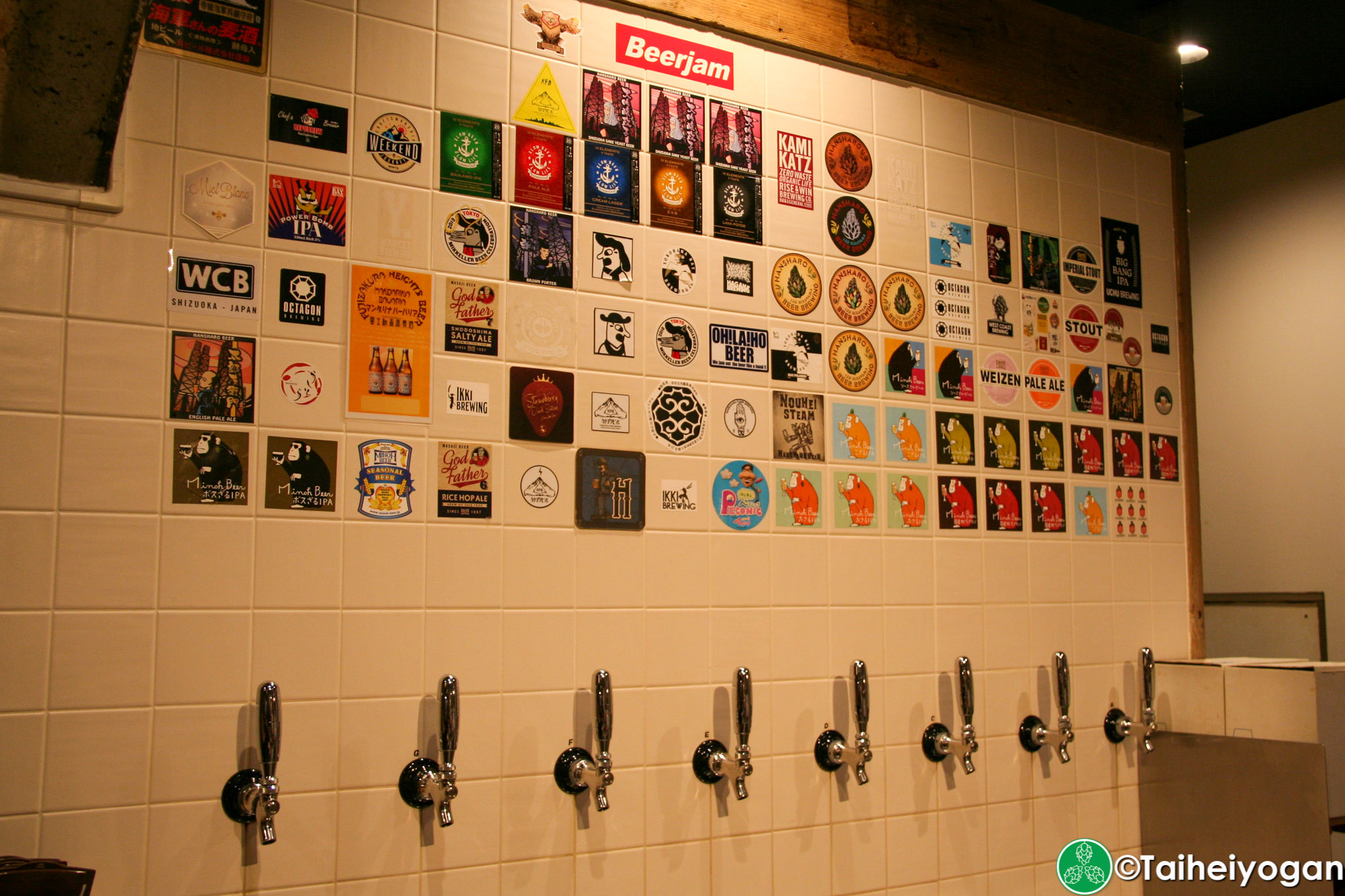 Beer Jam - Interior - Craft Beer Taps