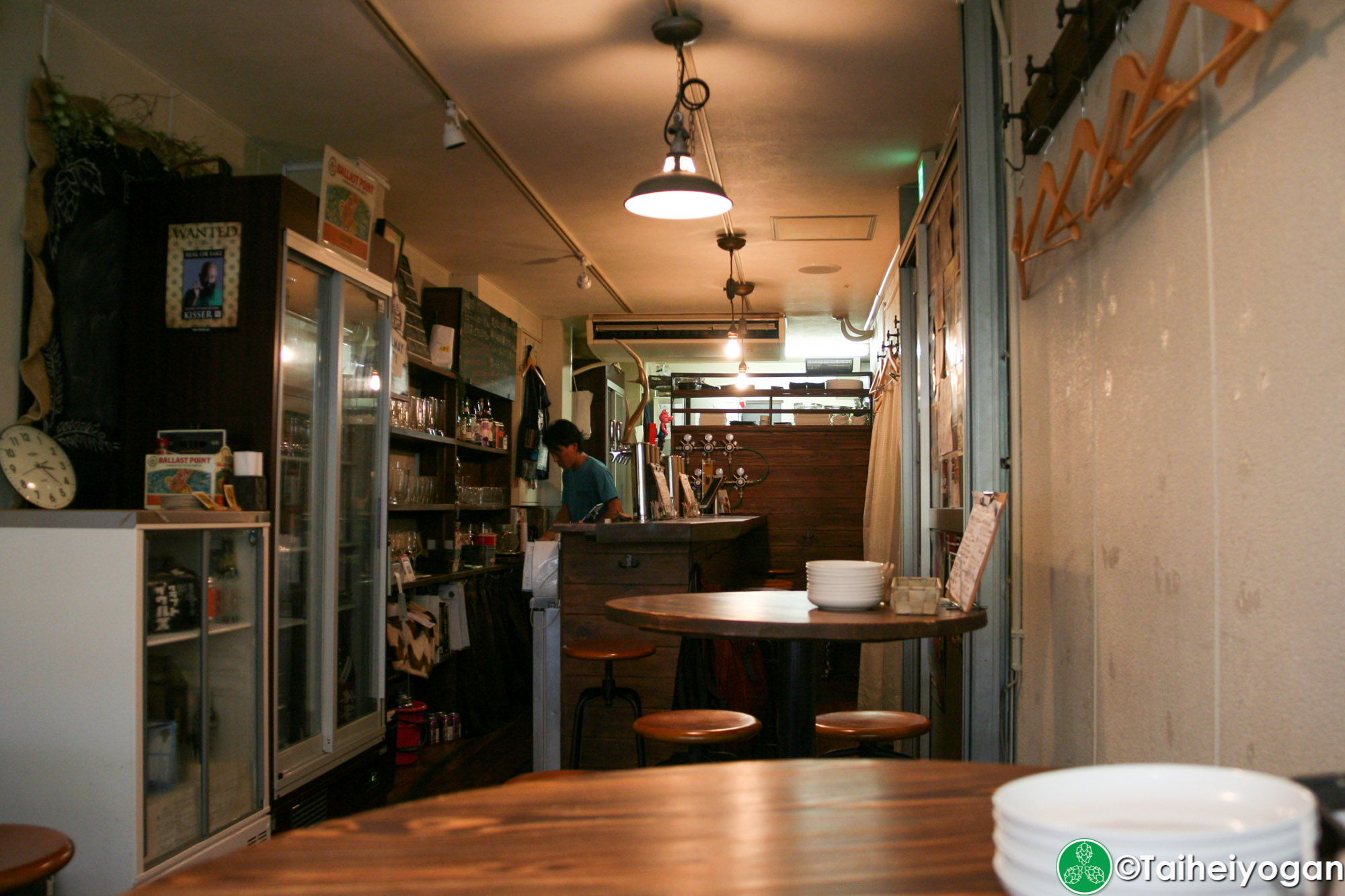 Craft Beer Station - Interior - Table Seating