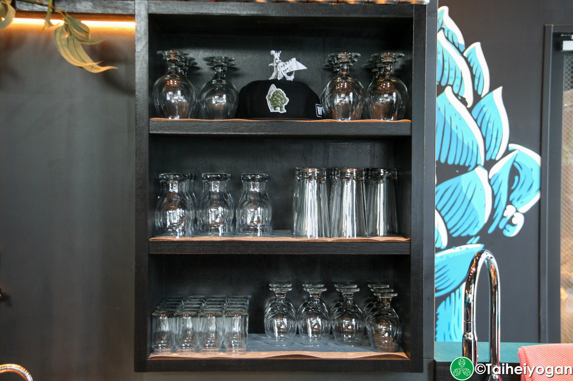 West Coast Brewing (Shizuoka) - Interior - Glassware