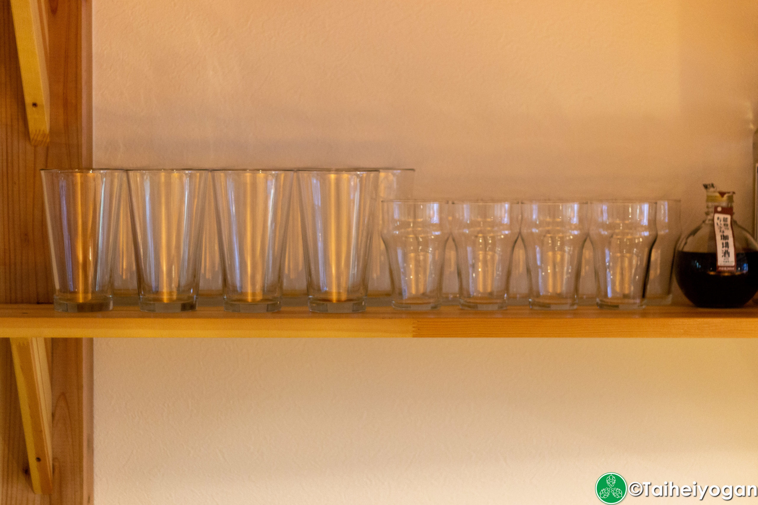 Grandpa Fish & Chips - Interior - Craft Beer Glassware