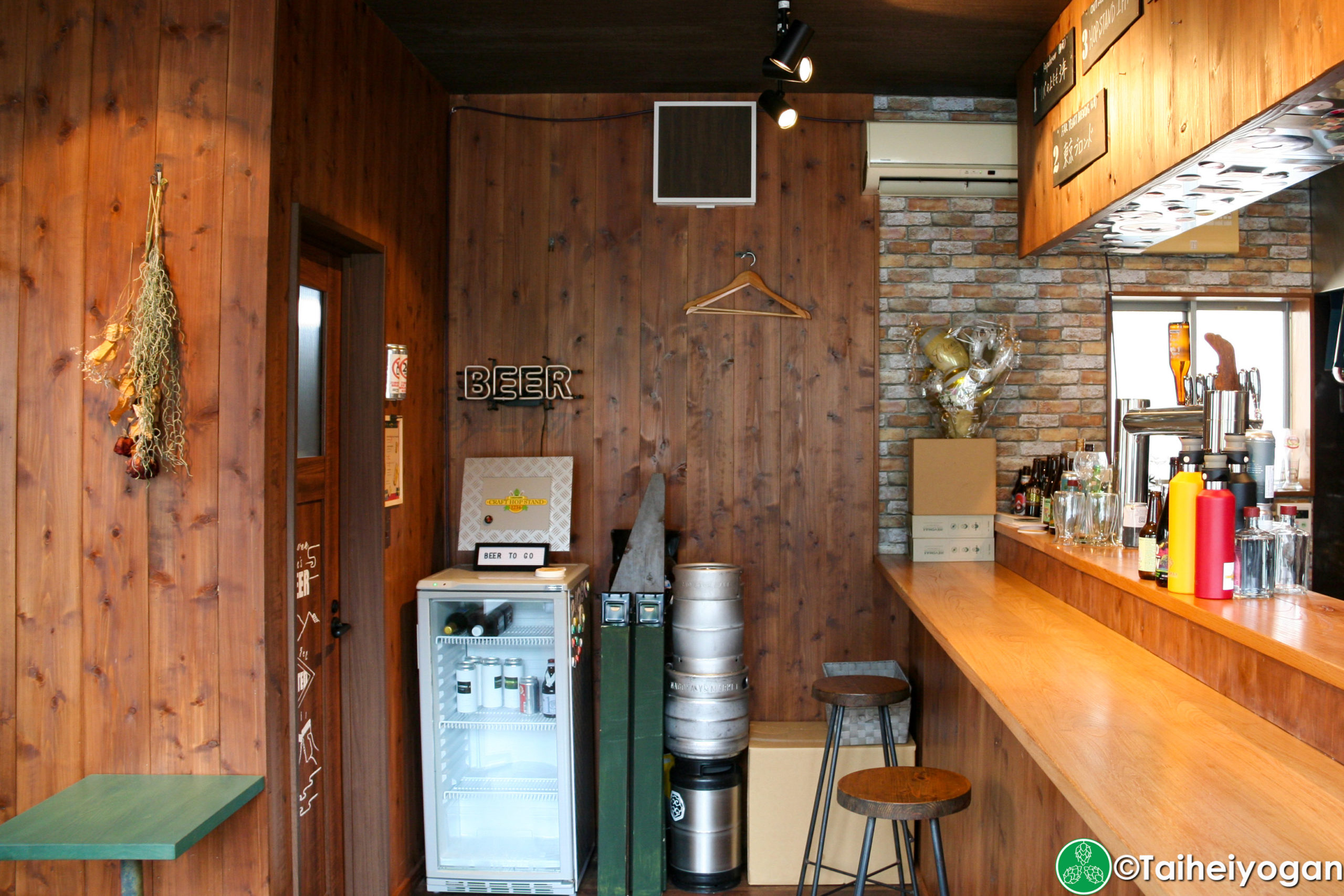 Craft Hop Stand - Interior - Bar Counter