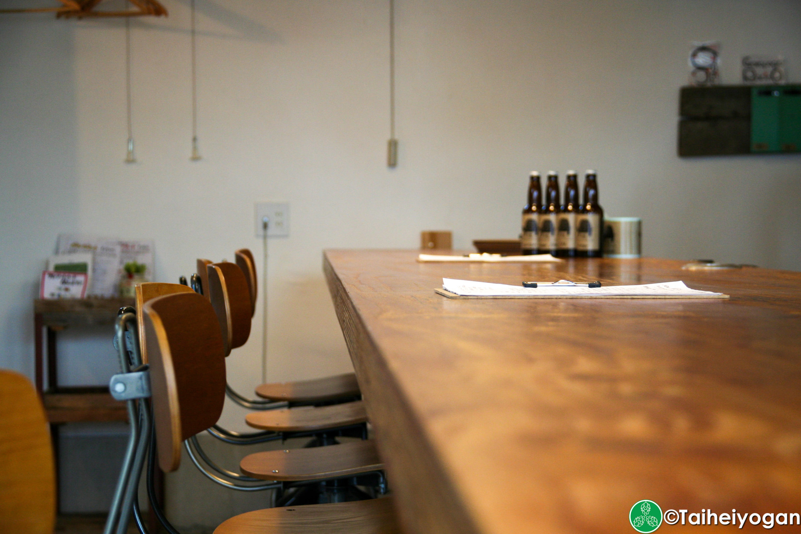ガラパゴレーシング・Garapago Racing Kaisei Handmade Beer - Interior - 1F Bar Counter Seating
