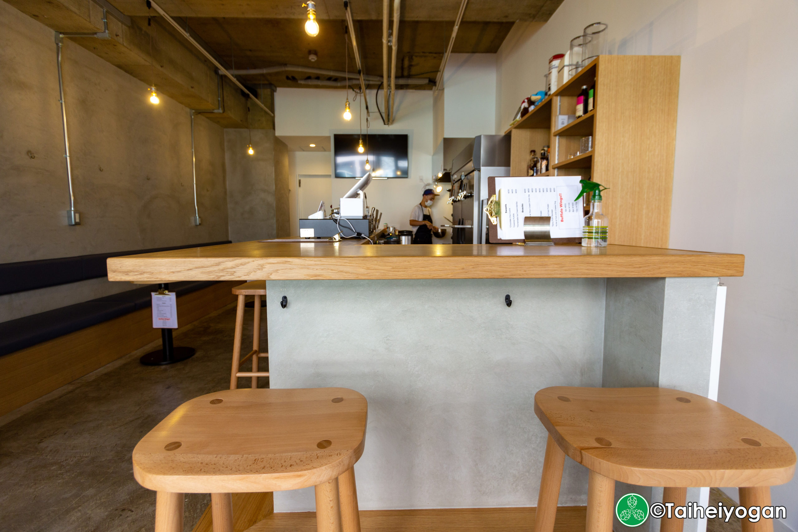 Bucket - Interior - Counter Seating