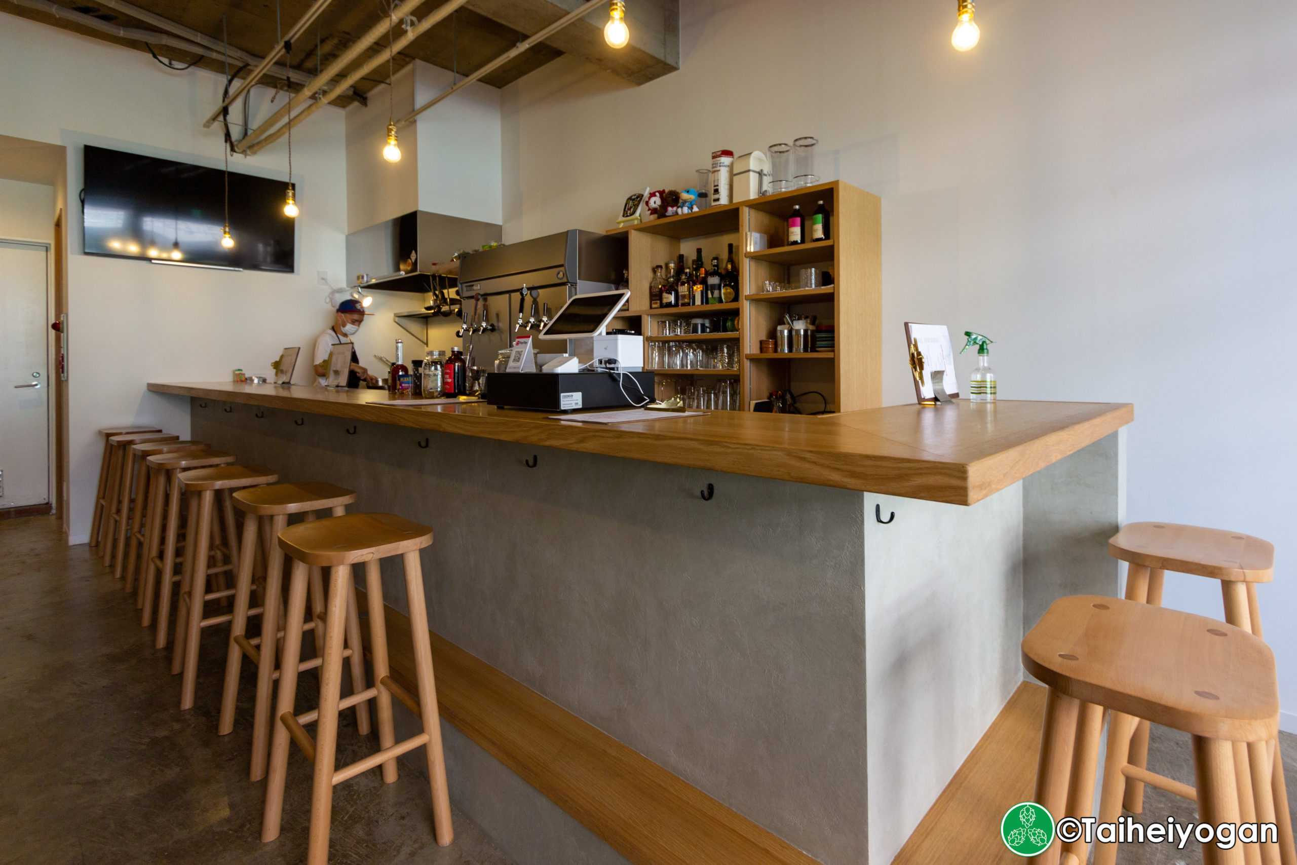 Bucket - Interior - Counter Seating