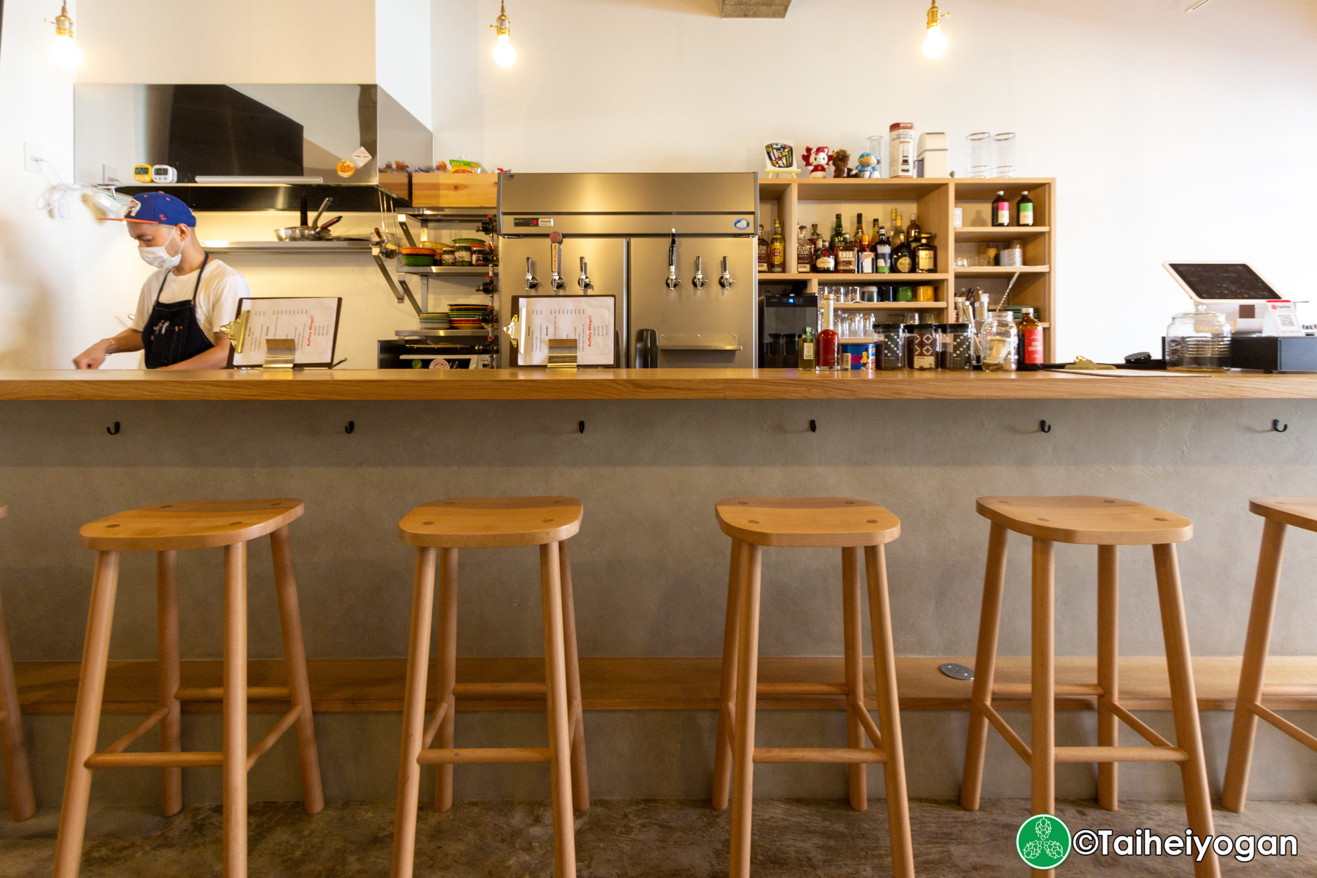 Bucket - Interior - Counter Seating