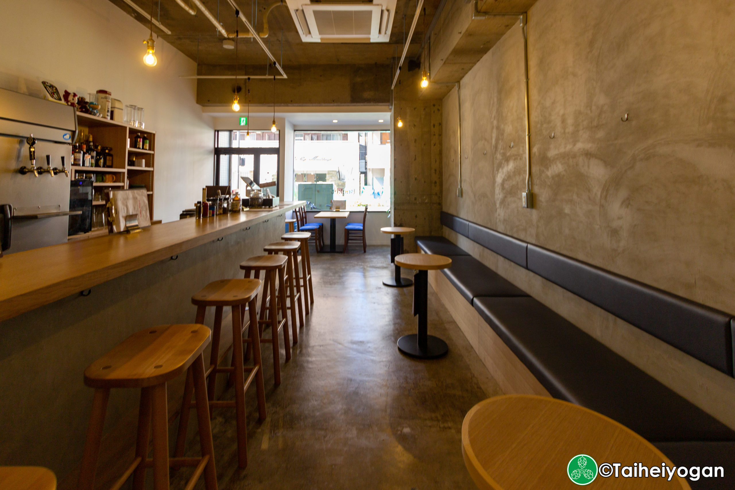 Bucket - Interior - Table Seating & Counter Seating