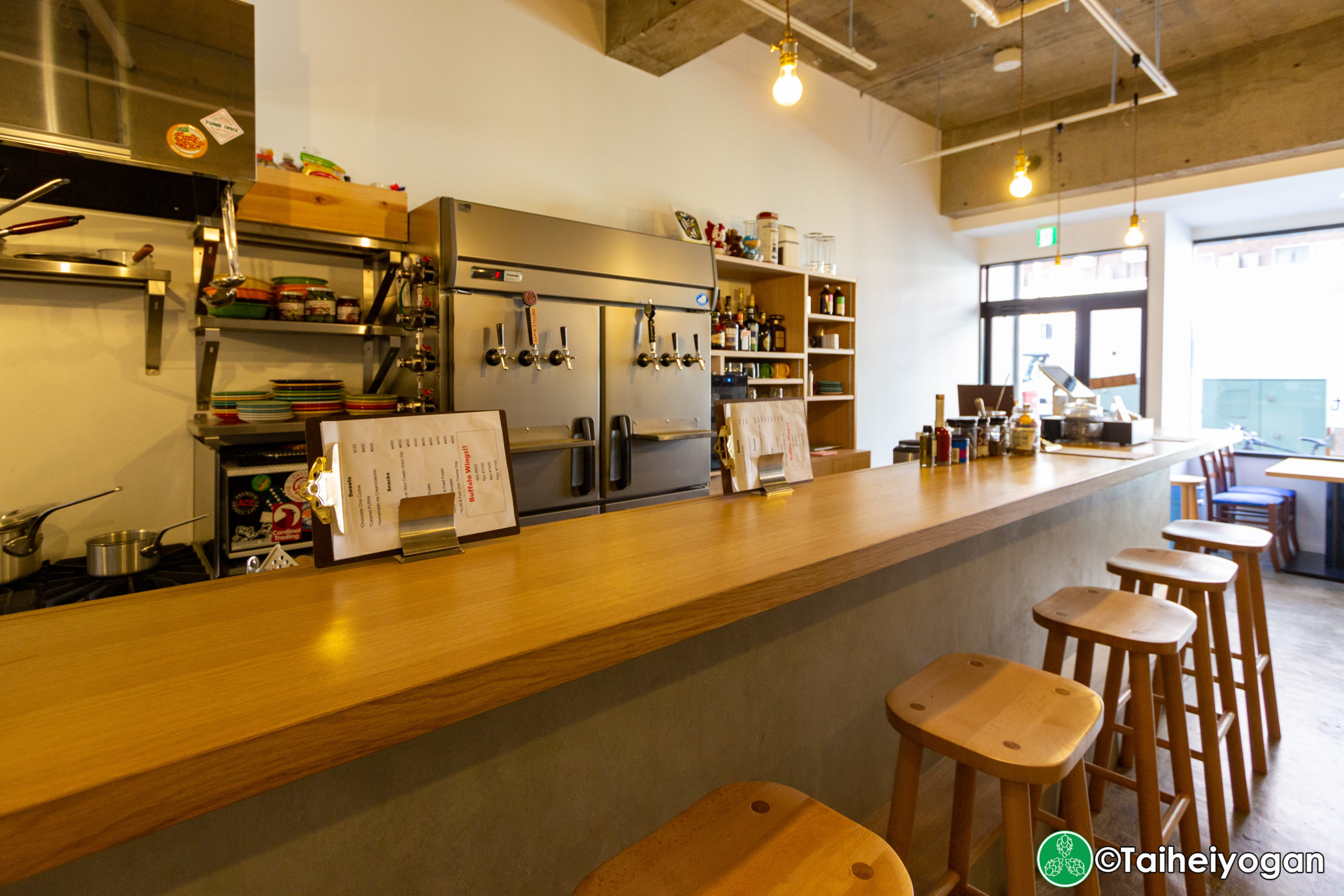 Bucket - Interior - Counter Seating