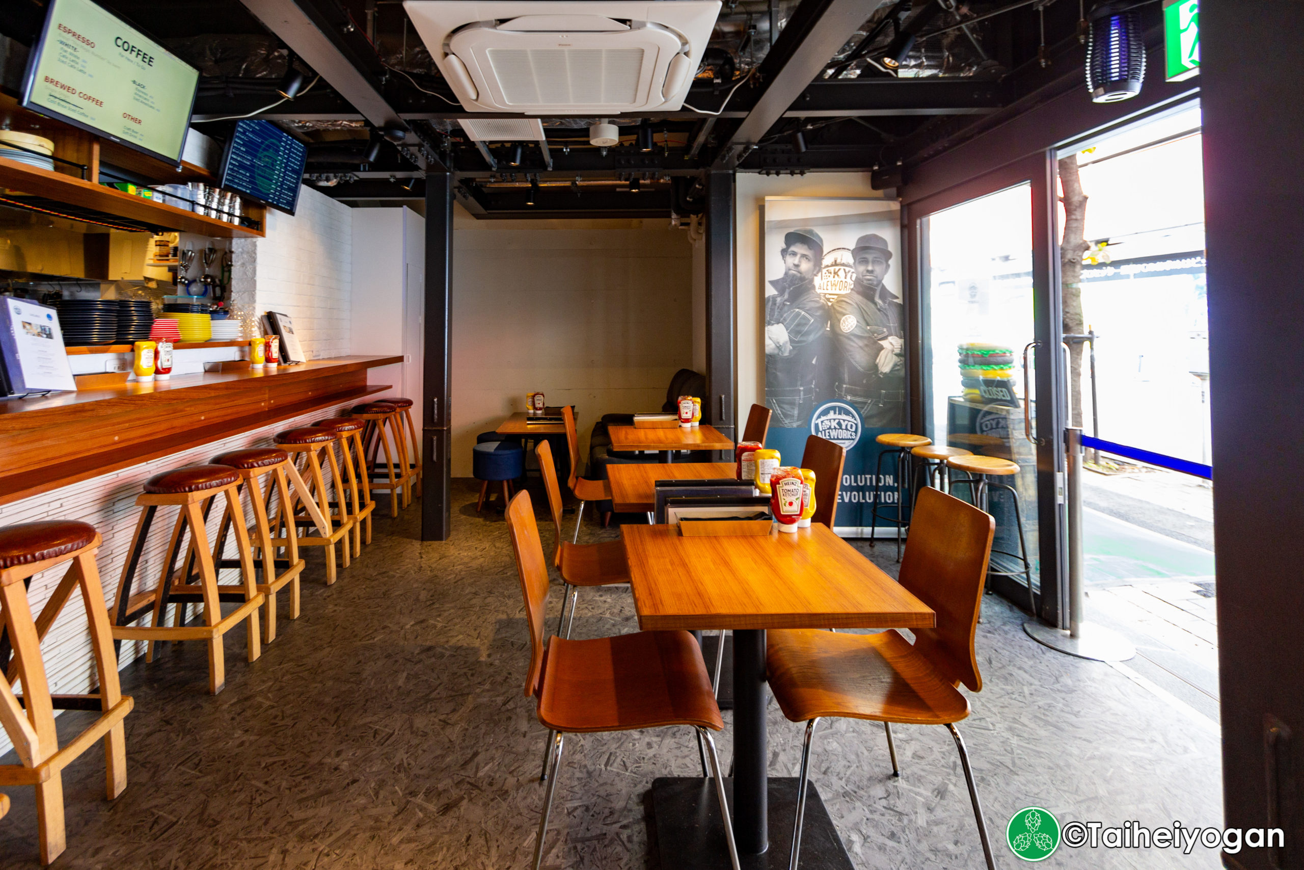 Tokyo Aleworks Station Taproom Yurakucho (TASTY) - Interior - Dining Area - Table Seating