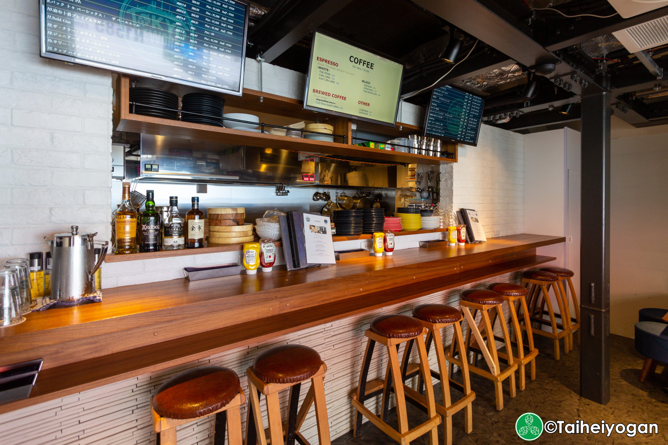 Tokyo Aleworks Station Taproom Yurakucho (TASTY) - Interior - Dining Area - Counter Seating